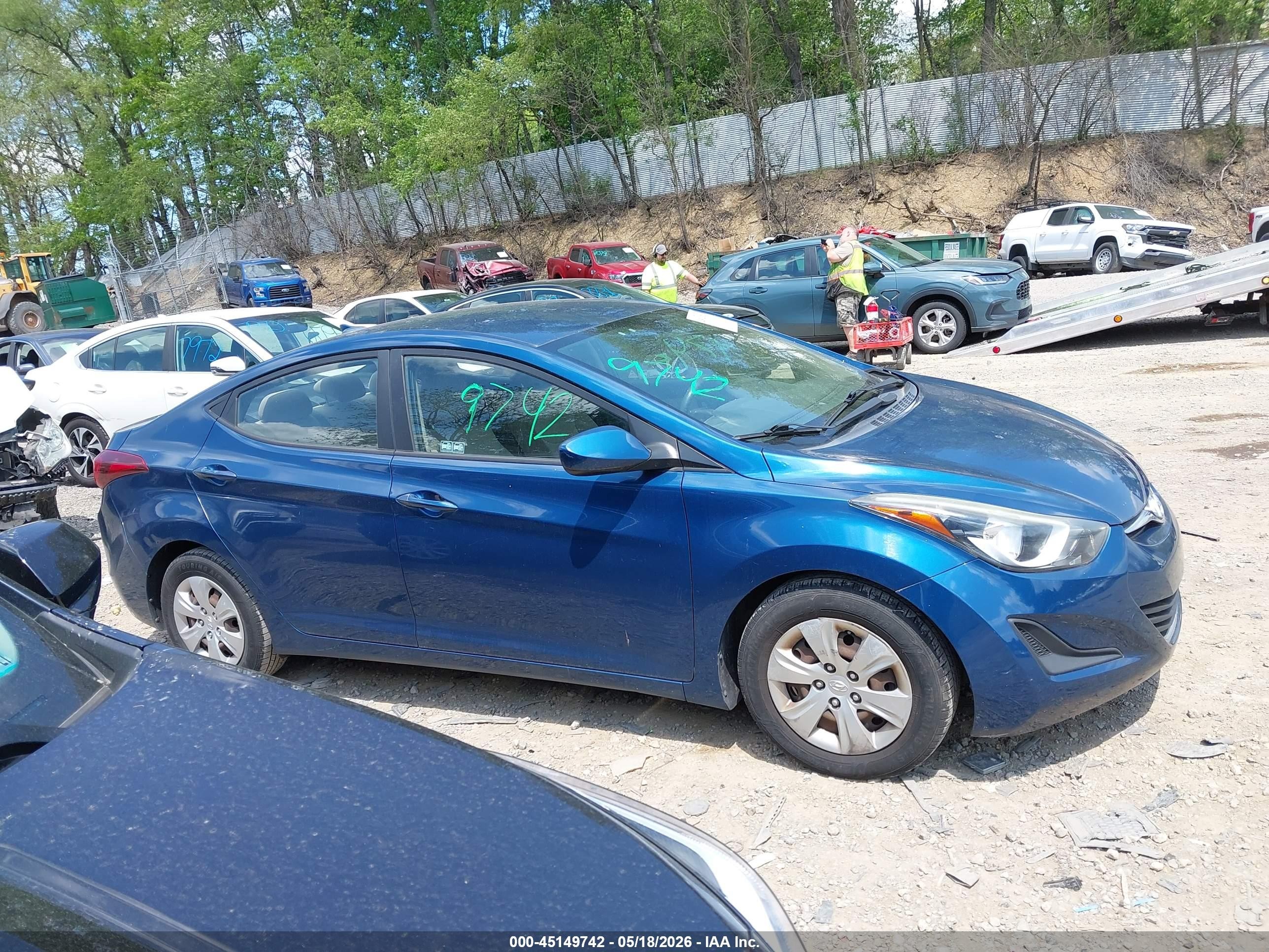 2016 Hyundai Elantra Se Blue vin: KMHDH4AE7GU570460