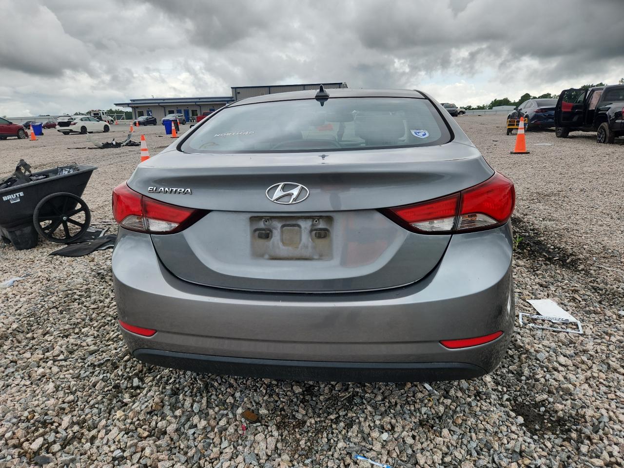 2016 Hyundai Elantra Silver vin: KMHDH4AE7GU634576