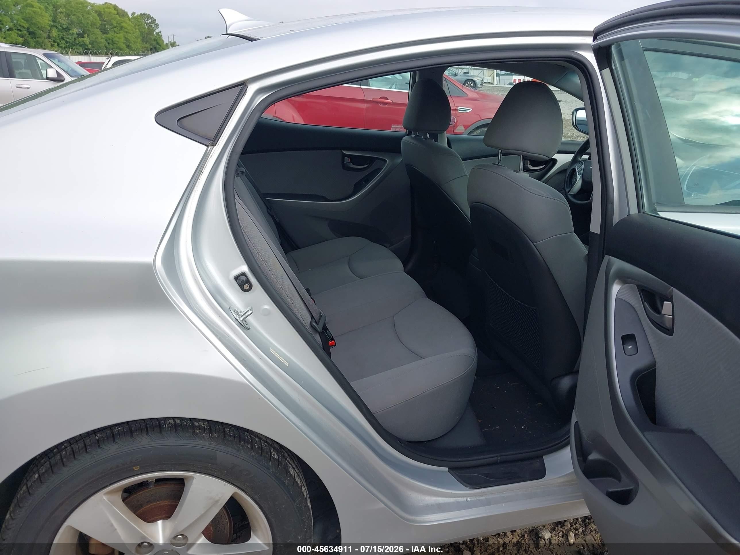 2012 Hyundai Elantra Gls (ulsan Plant) Silver vin: KMHDH4AE8CU208082