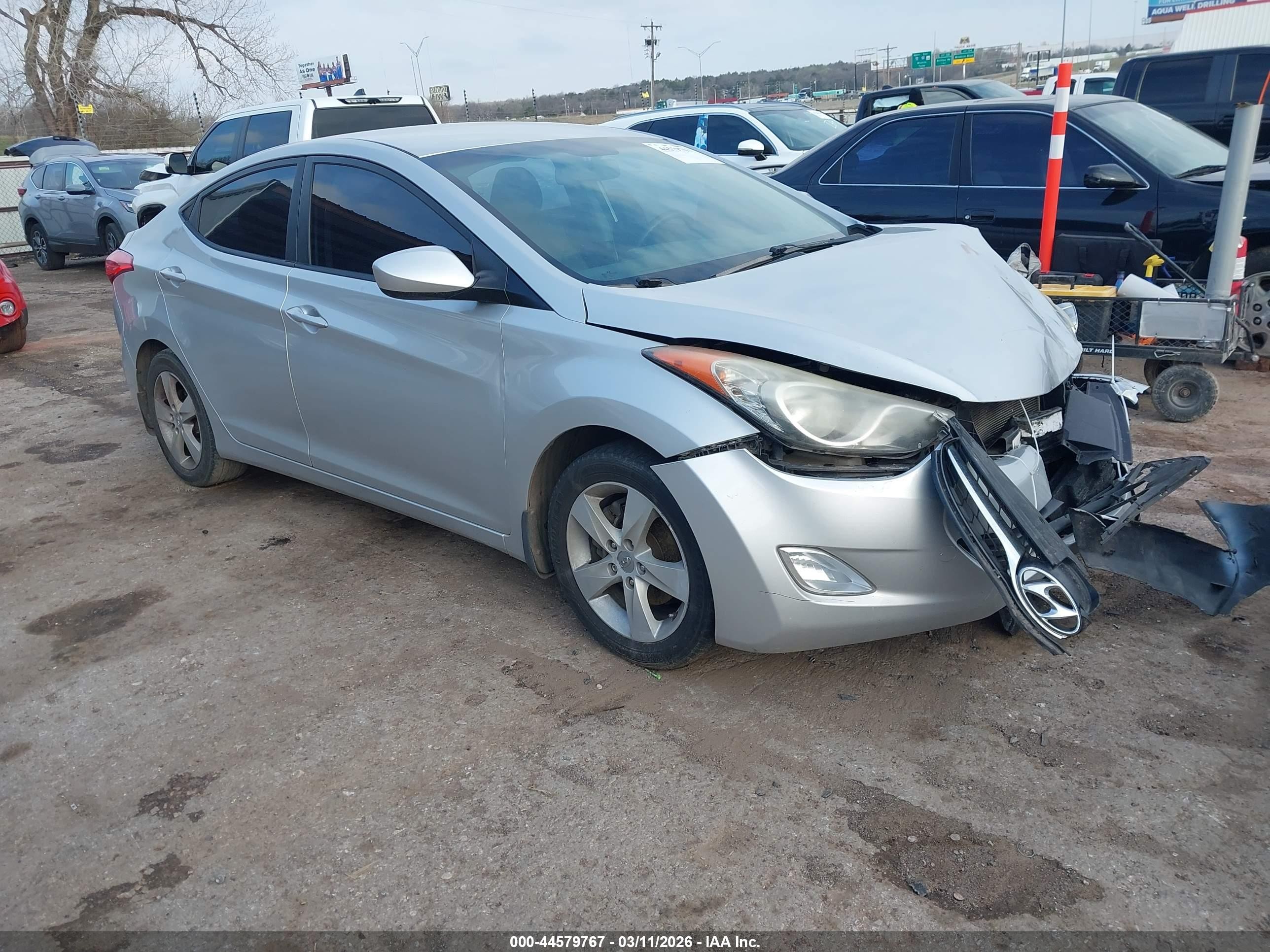 KMHDH4AE8CU253636