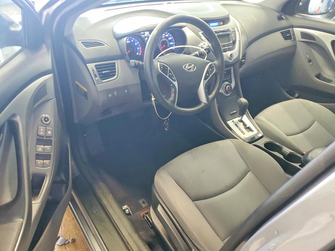 2012 Hyundai Elantra Gls Серебряный vin: KMHDH4AE8CU387921