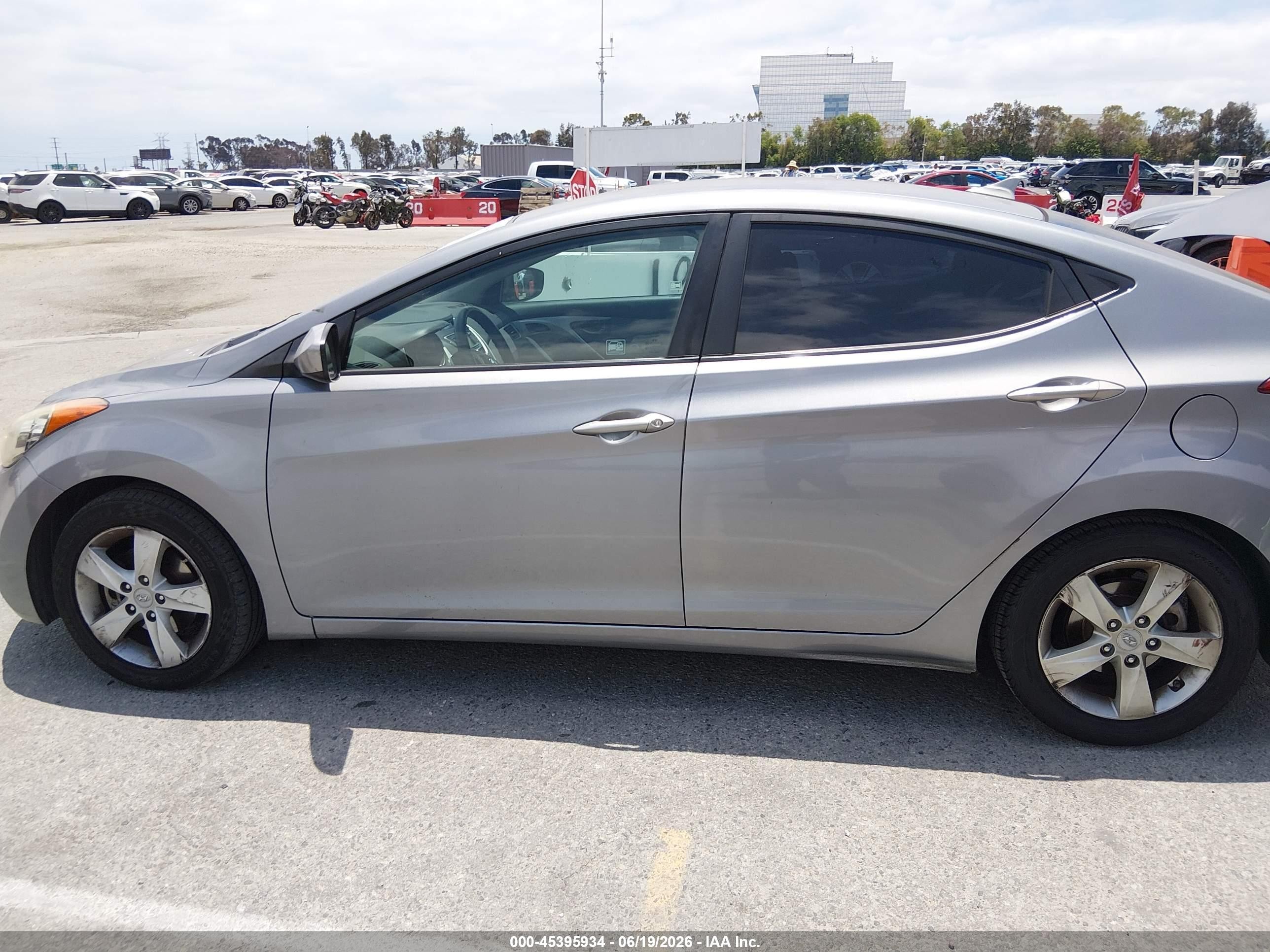 2013 Hyundai Elantra Gls Gray vin: KMHDH4AE8DU488541