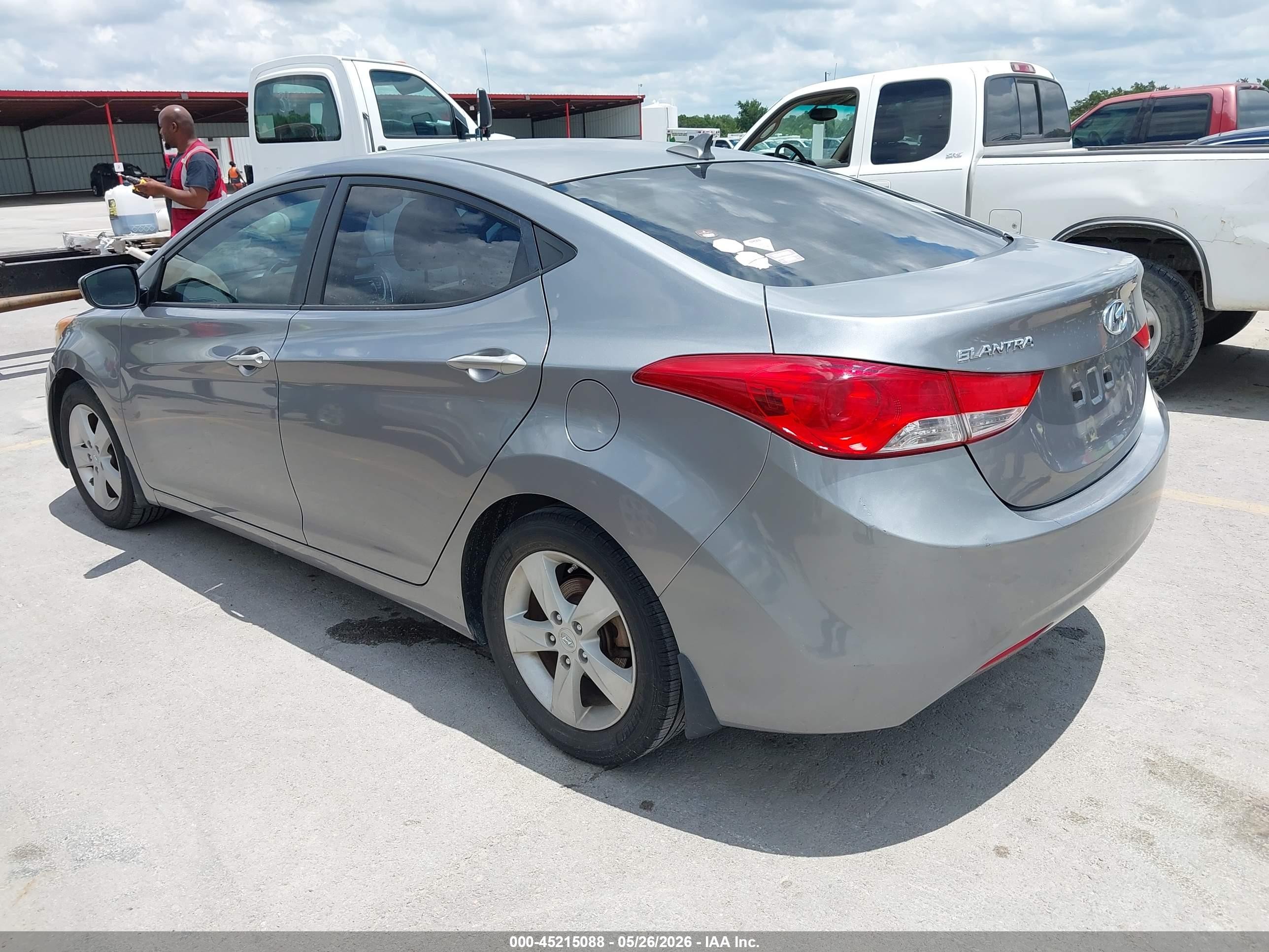 2013 Hyundai Elantra Gls Gold vin: KMHDH4AE8DU529914