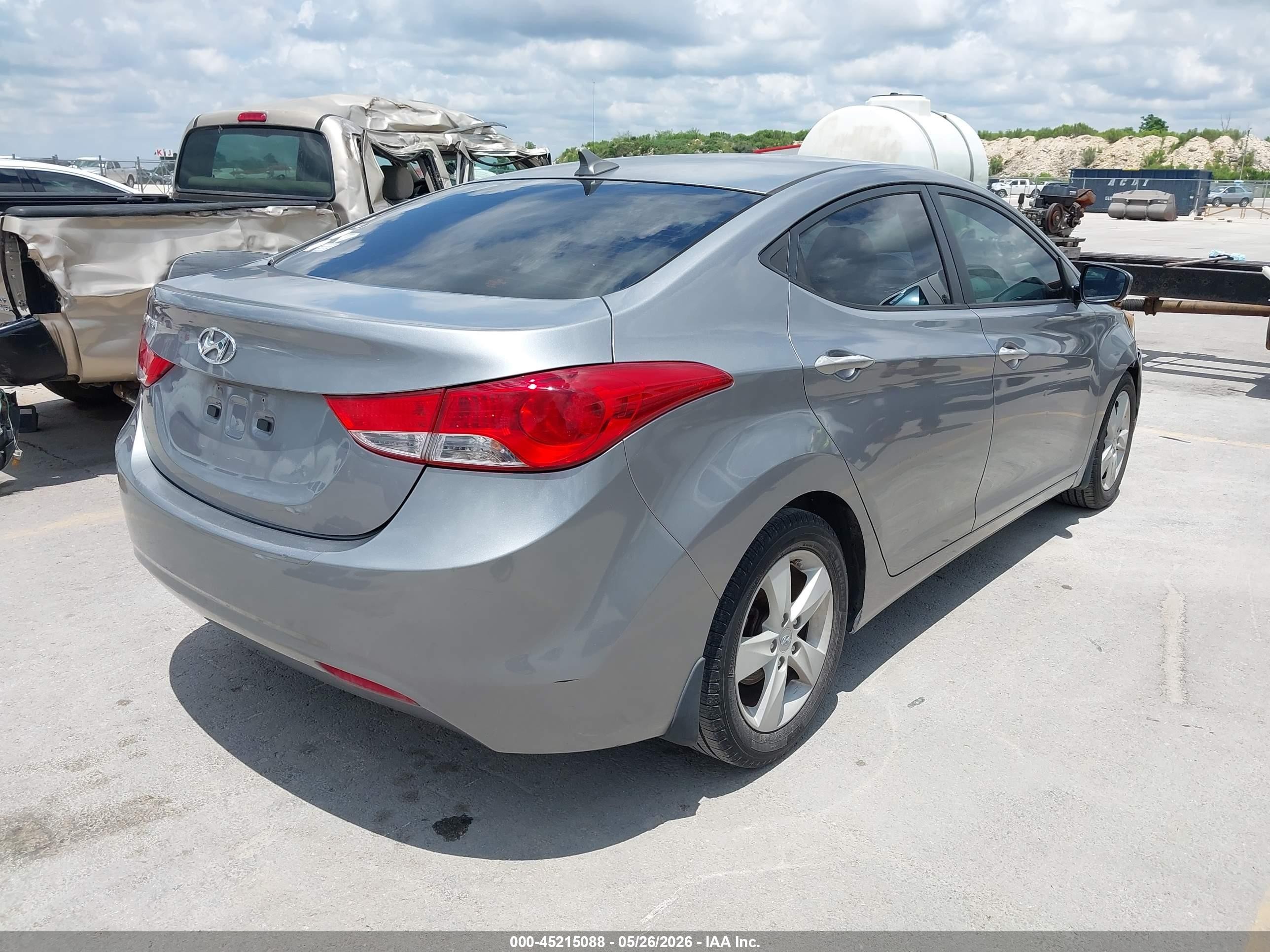 2013 Hyundai Elantra Gls Gold vin: KMHDH4AE8DU529914