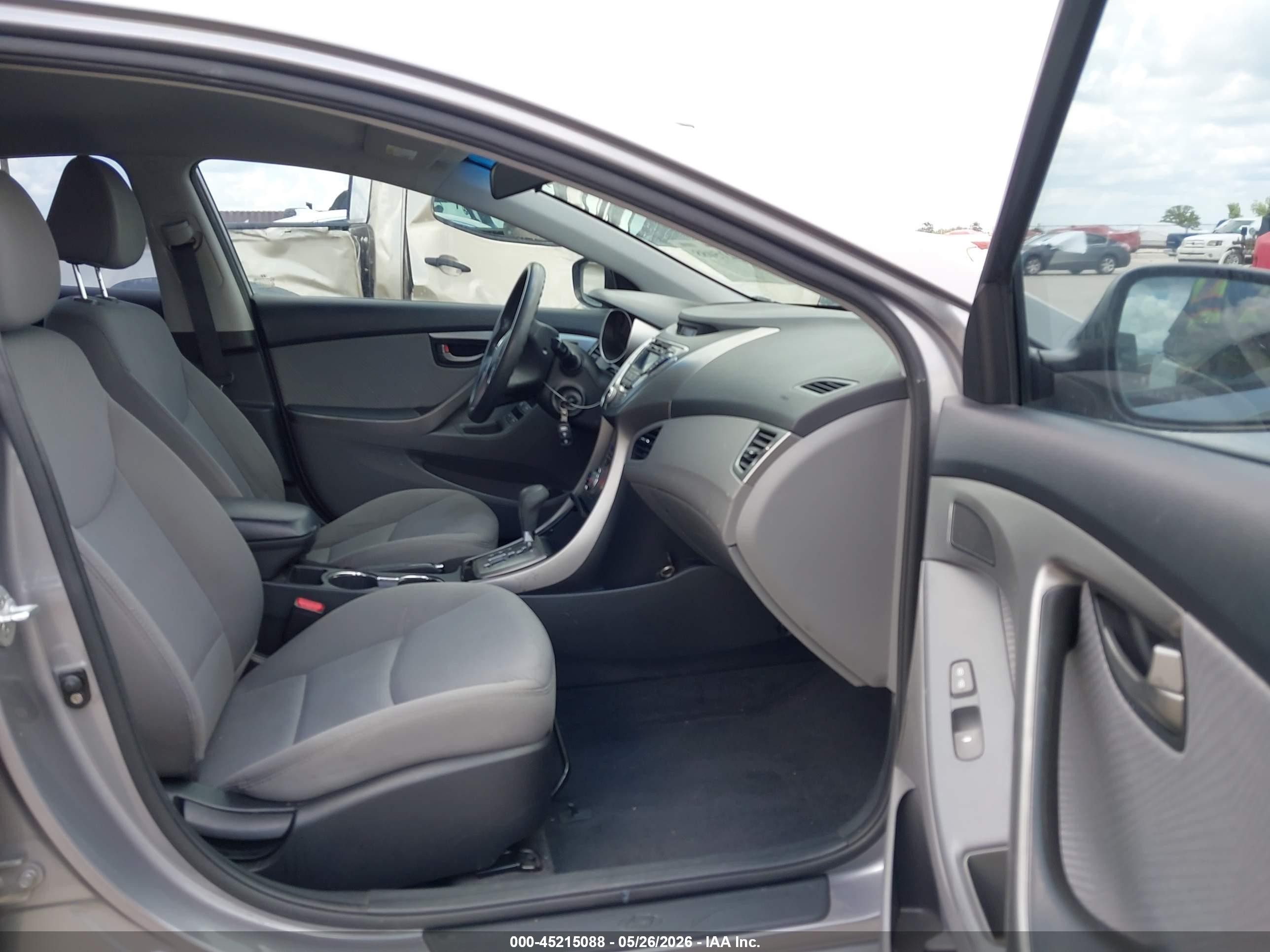 2013 Hyundai Elantra Gls Gold vin: KMHDH4AE8DU529914