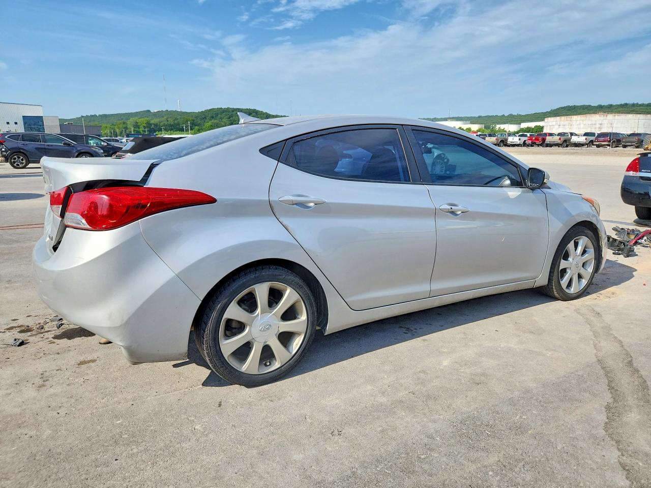 2013 Hyundai Elantra Limited Silver vin: KMHDH4AE8DU541738