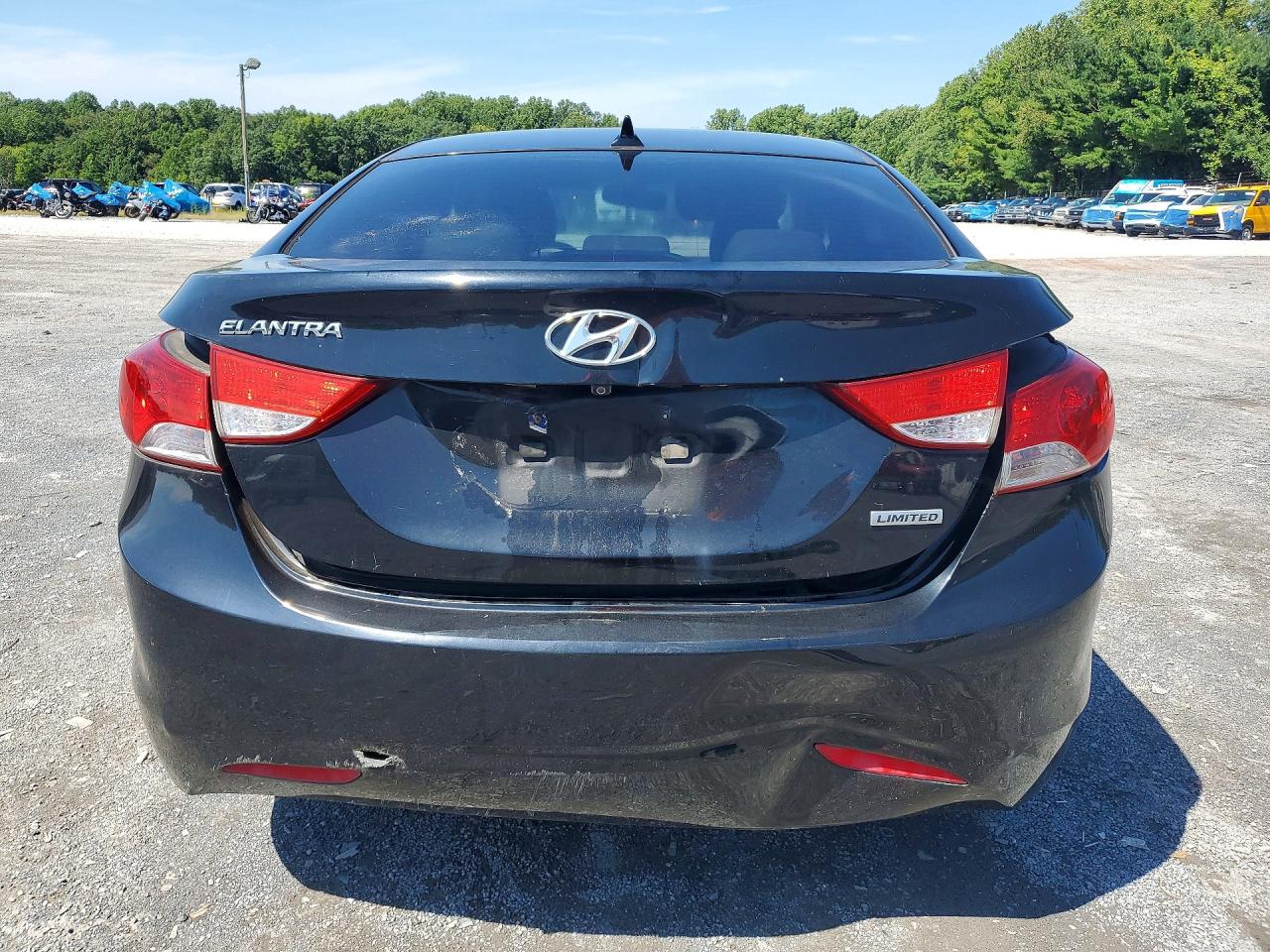 2013 Hyundai Elantra Limited Black vin: KMHDH4AE8DU572455