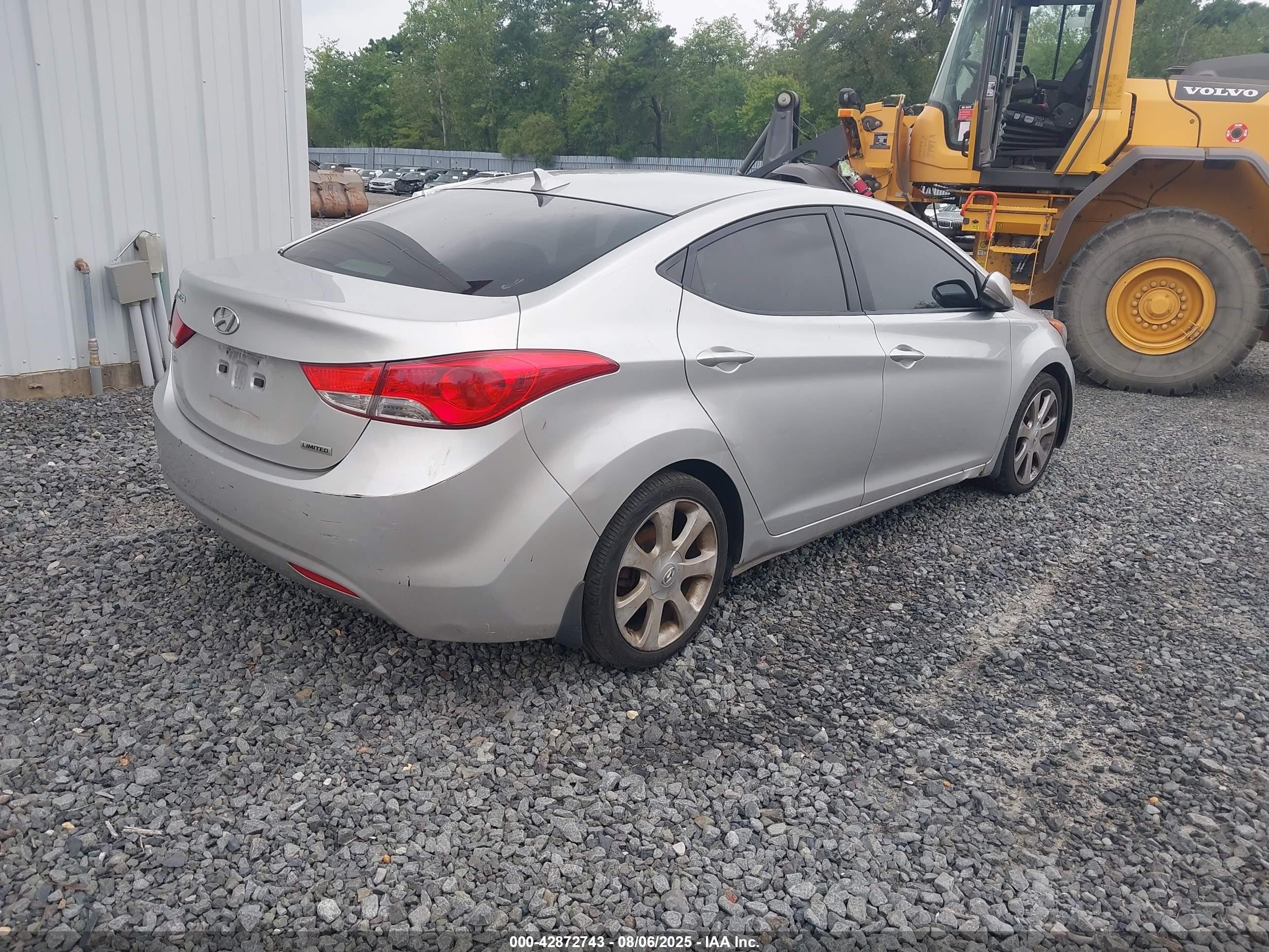 2013 Hyundai Elantra Limited Silver vin: KMHDH4AE8DU627356