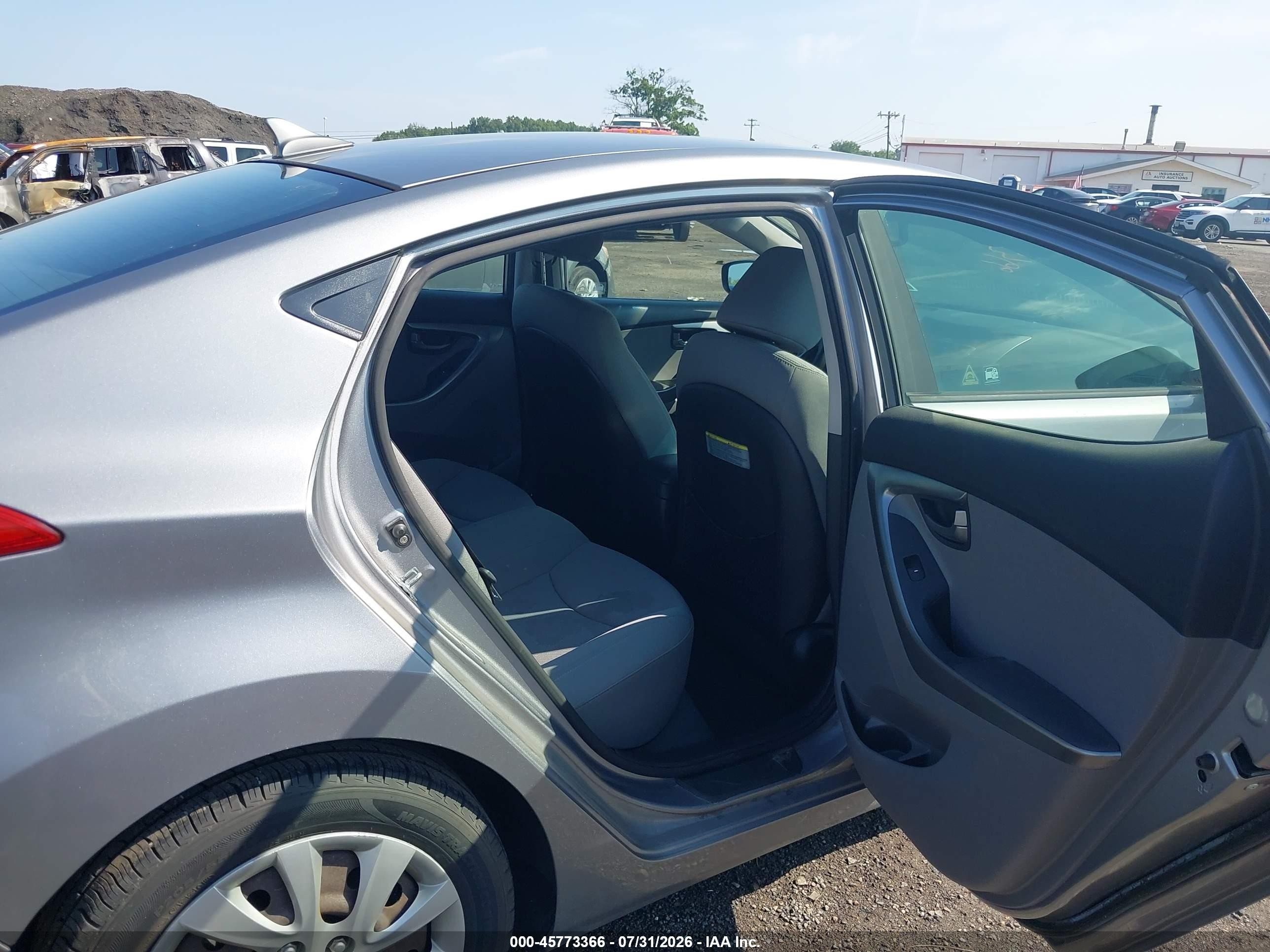 2013 Hyundai Elantra Gls Silver vin: KMHDH4AE8DU643573
