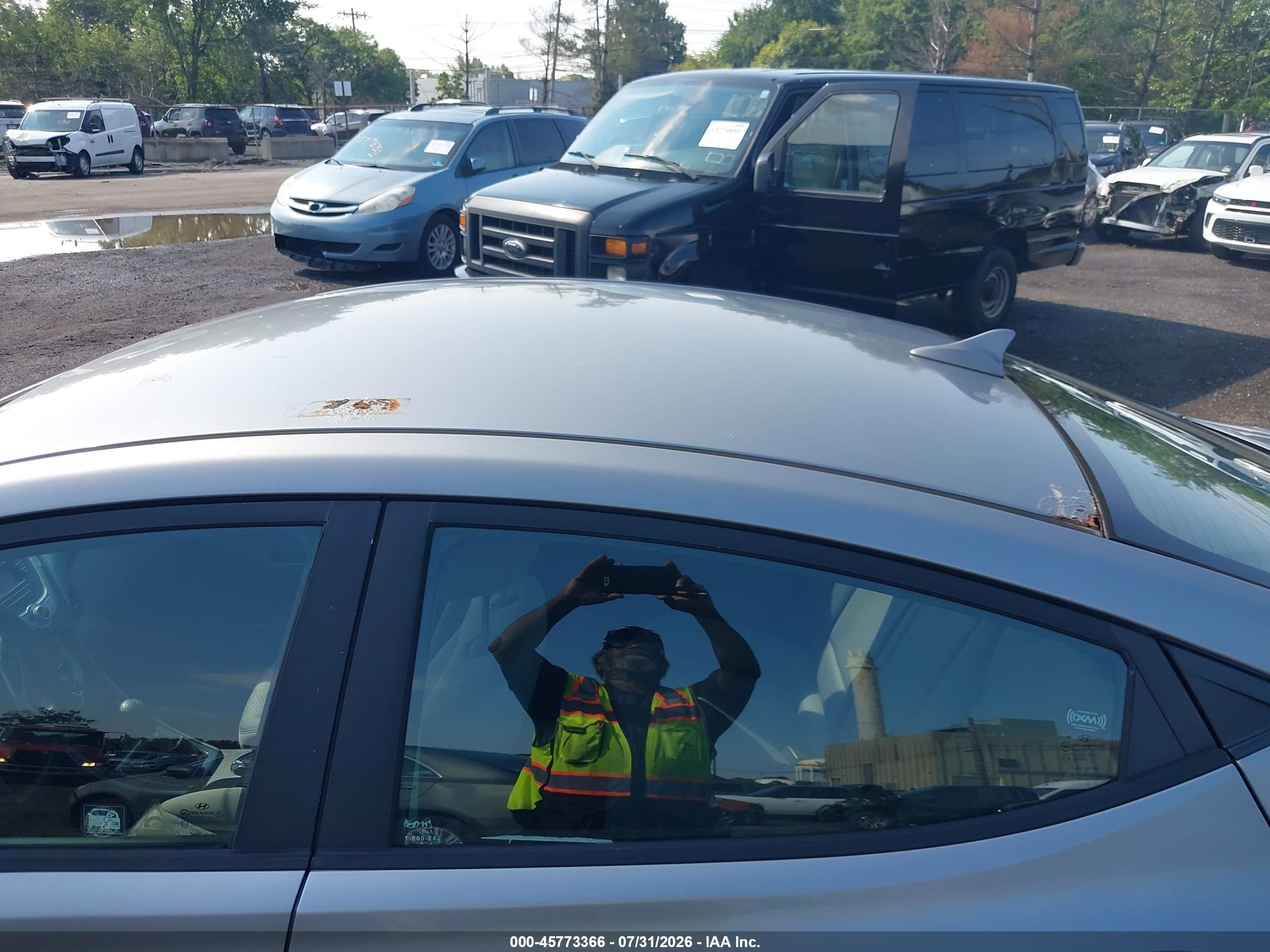 2013 Hyundai Elantra Gls Silver vin: KMHDH4AE8DU643573
