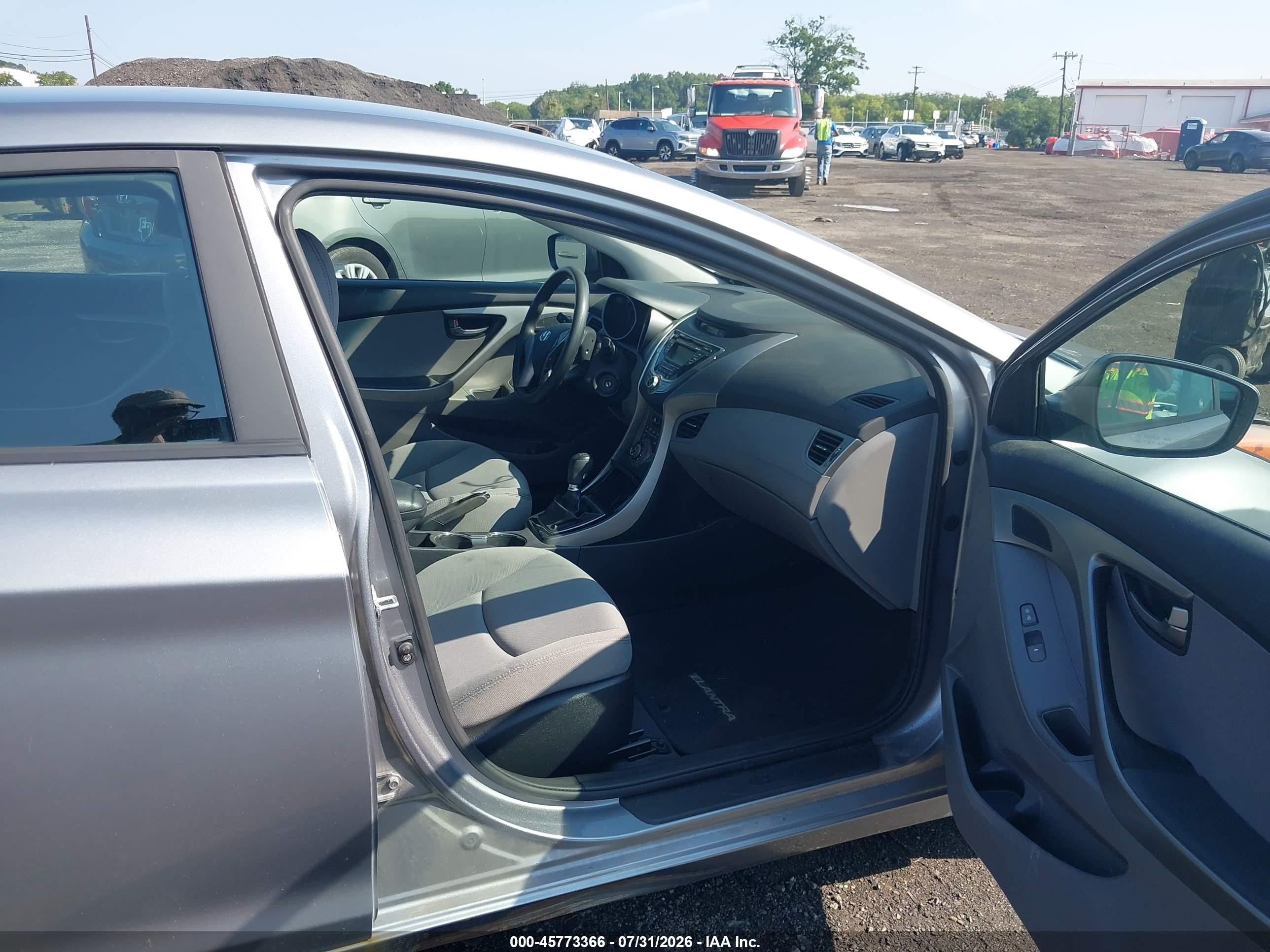 2013 Hyundai Elantra Gls Silver vin: KMHDH4AE8DU643573