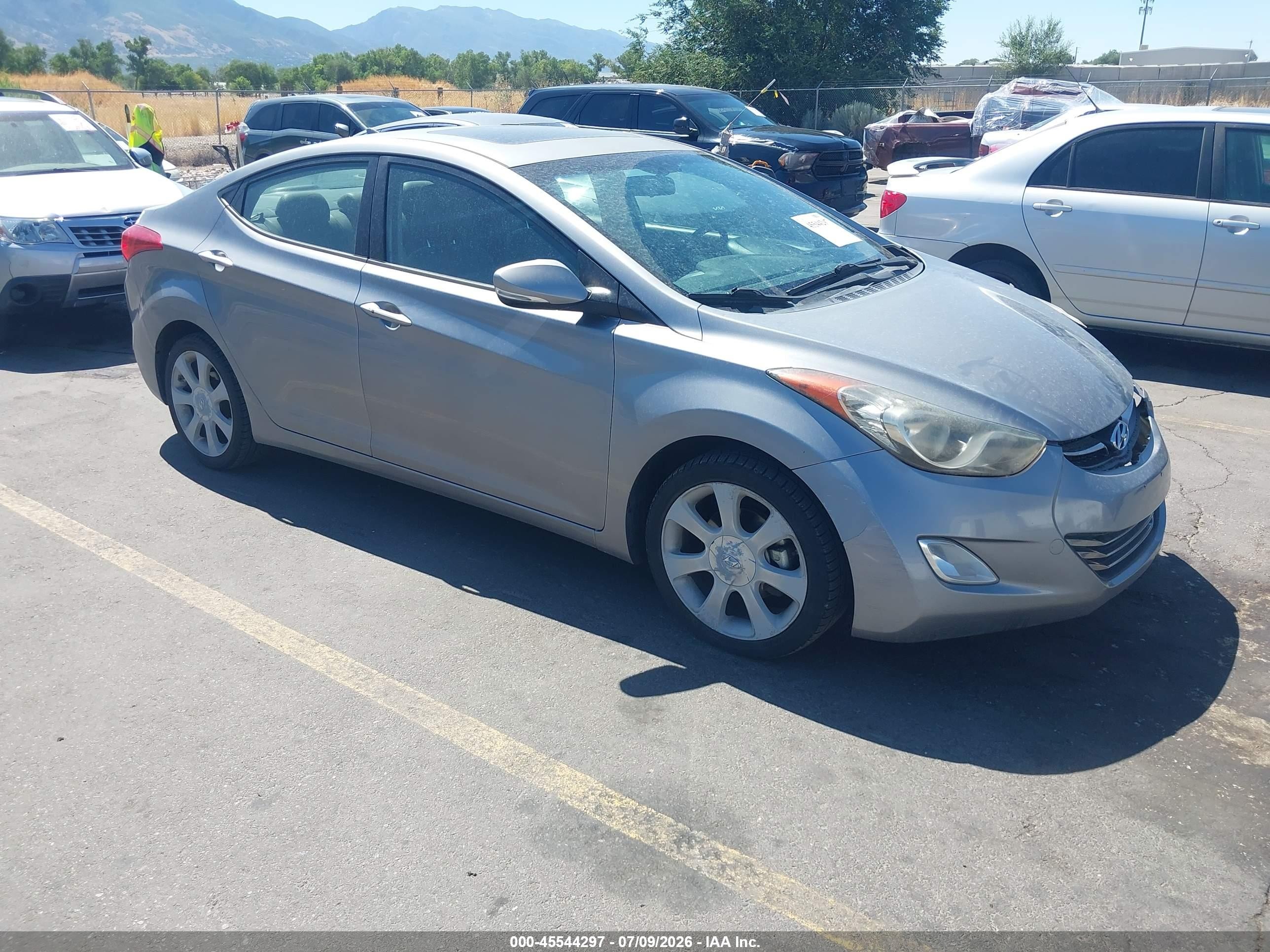2013 Hyundai Elantra Limited Silver vin: KMHDH4AE8DU708809