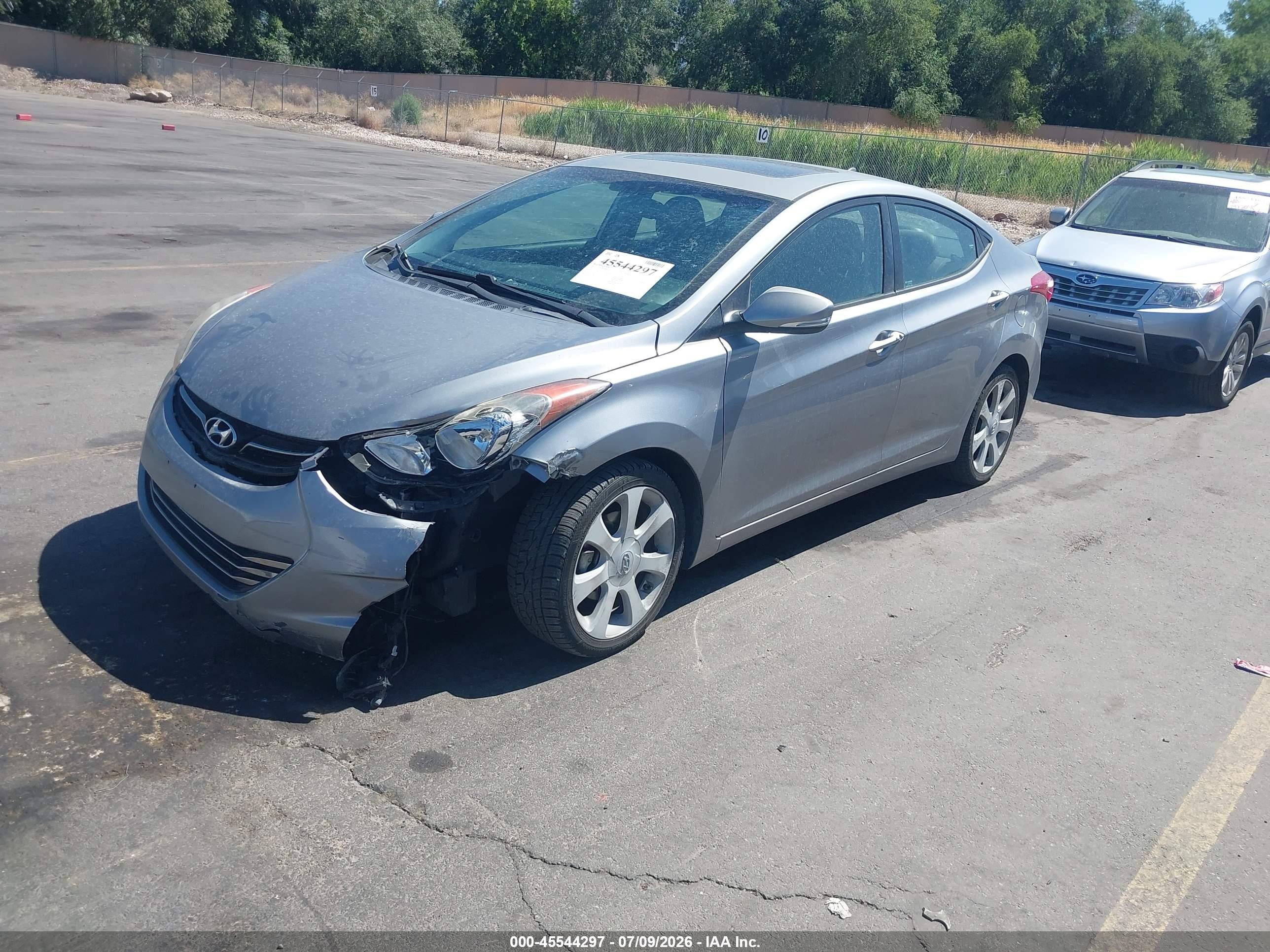 2013 Hyundai Elantra Limited Silver vin: KMHDH4AE8DU708809