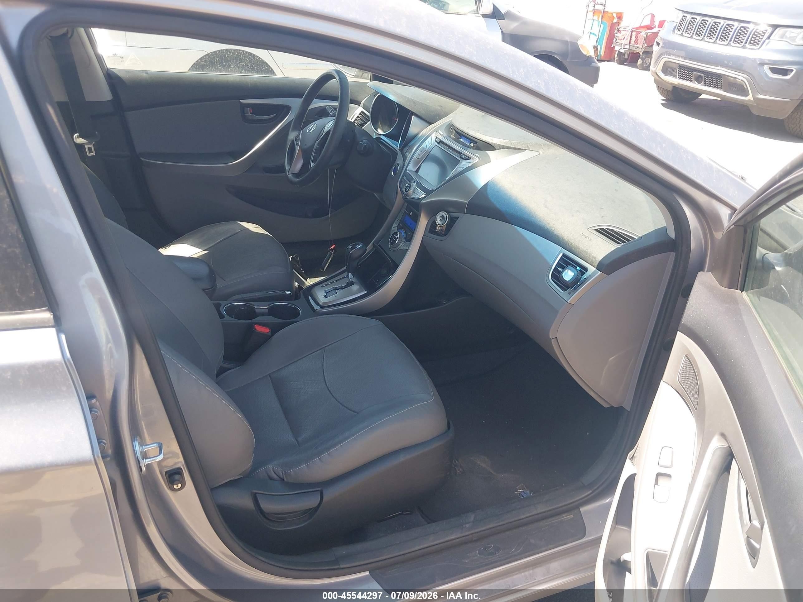 2013 Hyundai Elantra Limited Silver vin: KMHDH4AE8DU708809