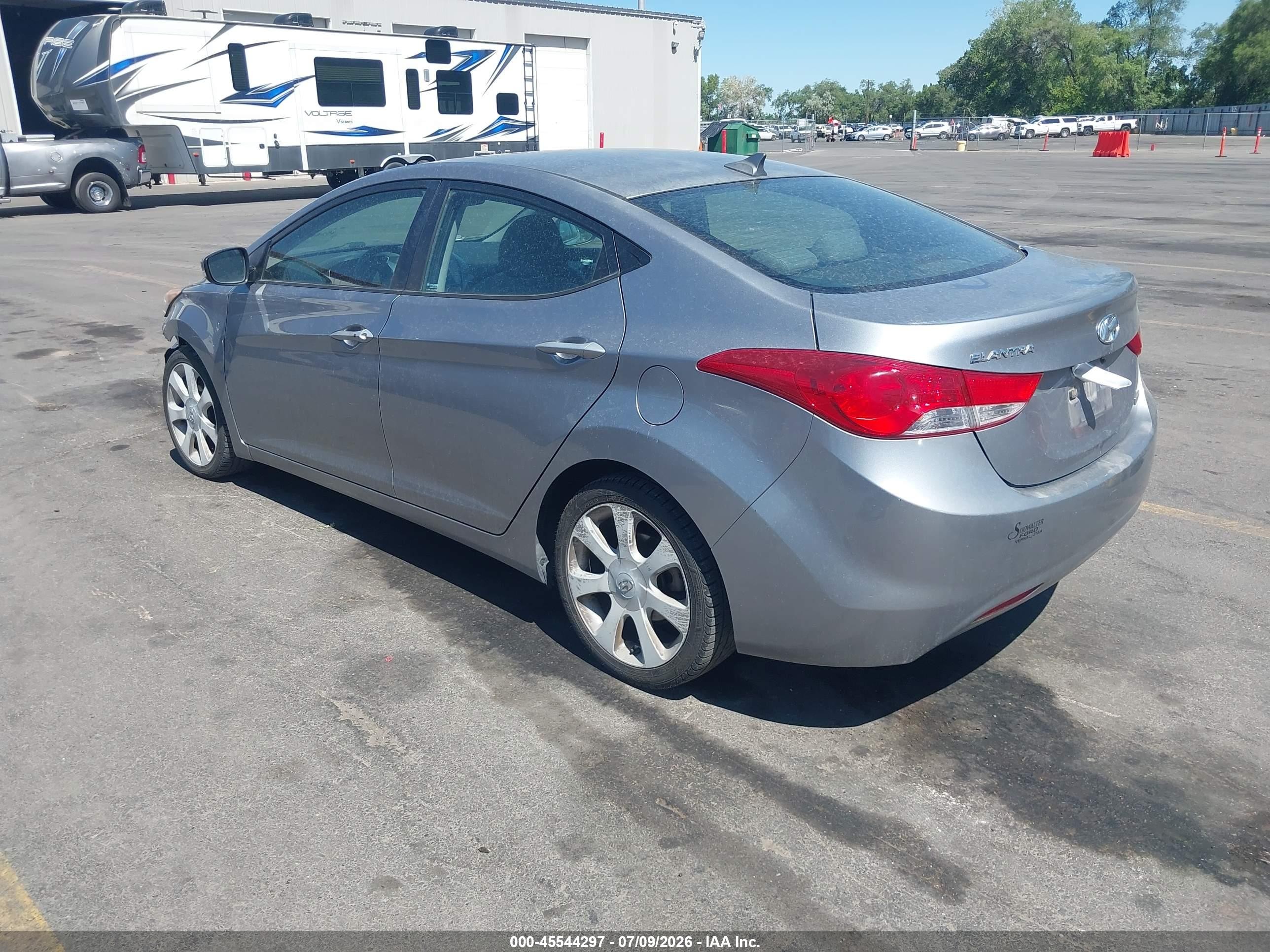 2013 Hyundai Elantra Limited Silver vin: KMHDH4AE8DU708809