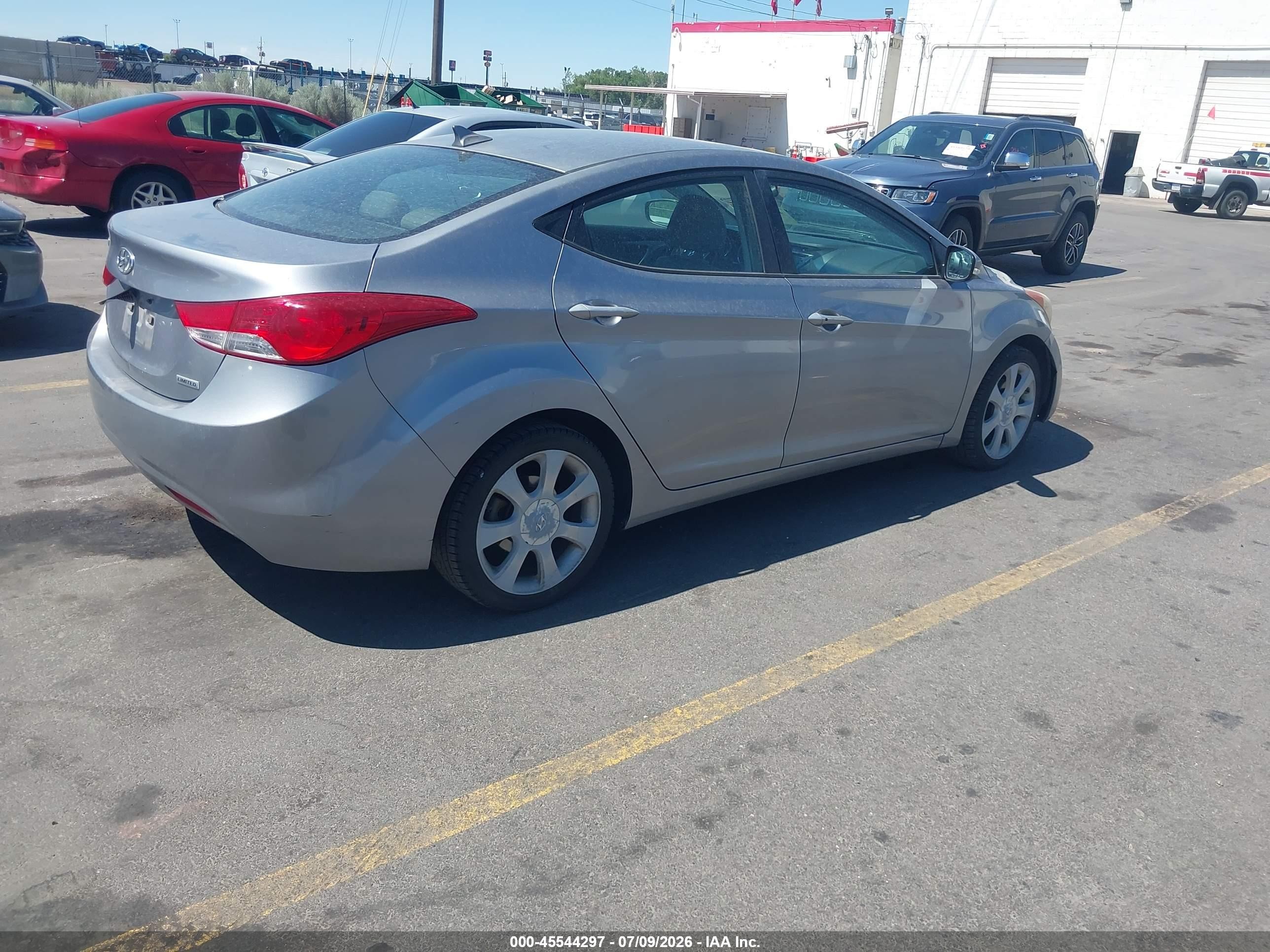 2013 Hyundai Elantra Limited Silver vin: KMHDH4AE8DU708809
