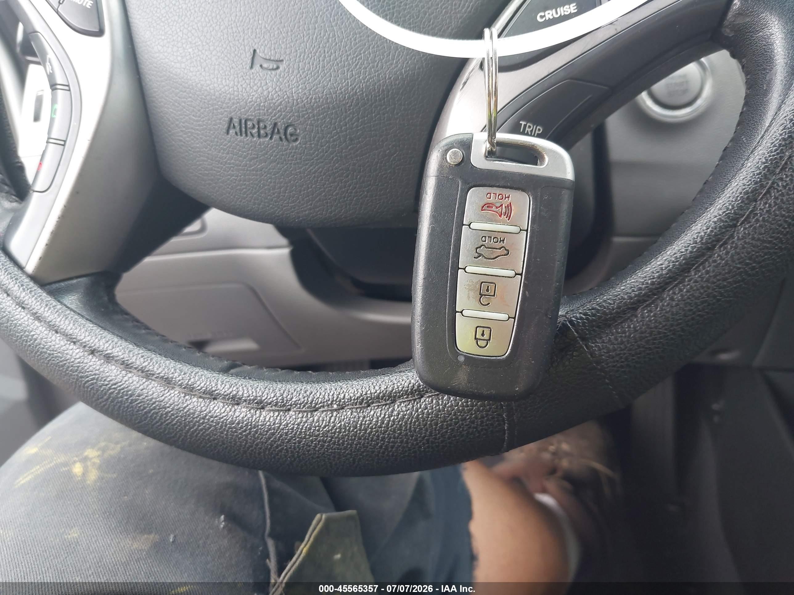 2013 Hyundai Elantra Limited Silver vin: KMHDH4AE8DU720720