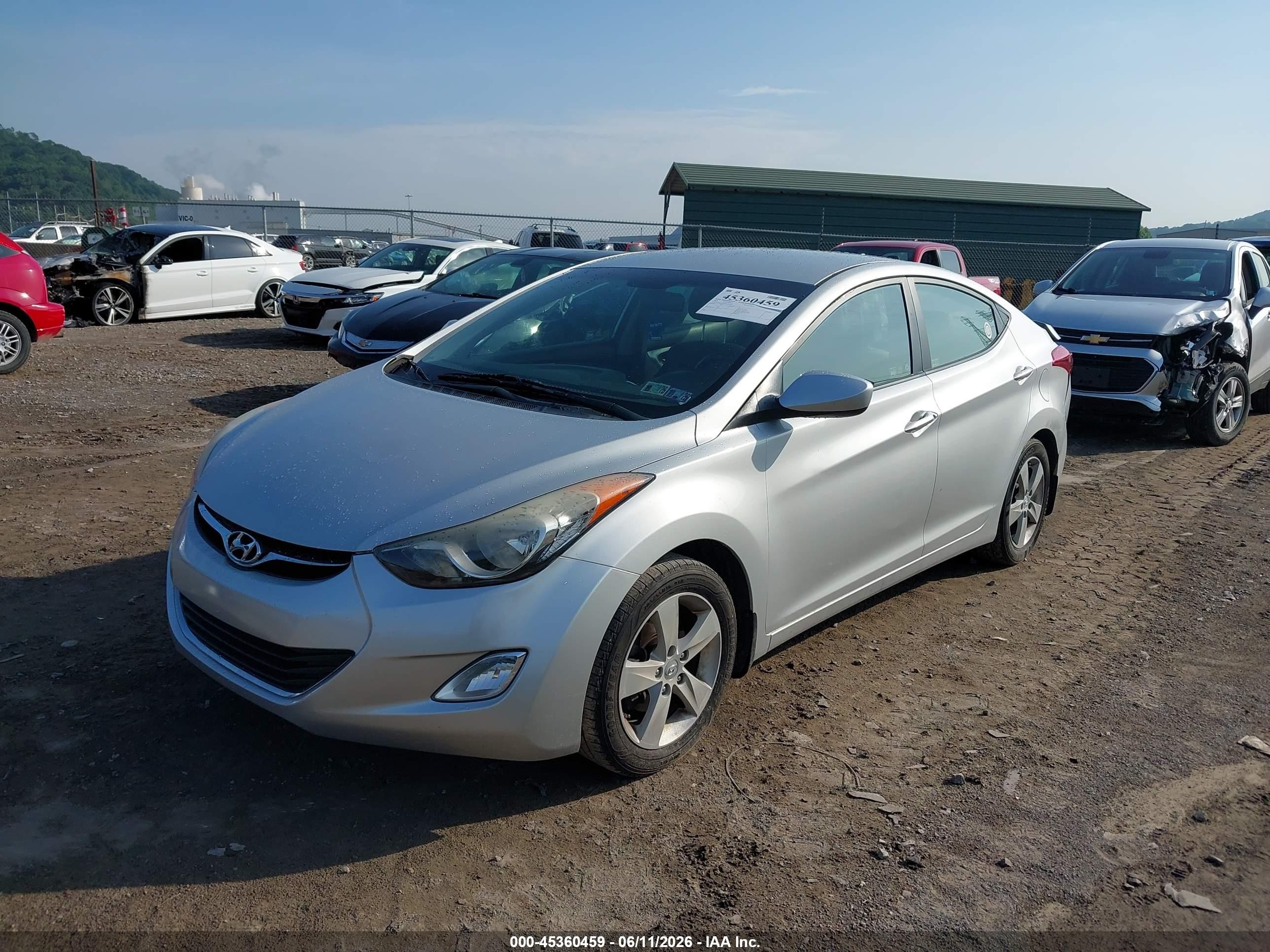 2013 Hyundai Elantra Gls Серебряный vin: KMHDH4AE8DU723360