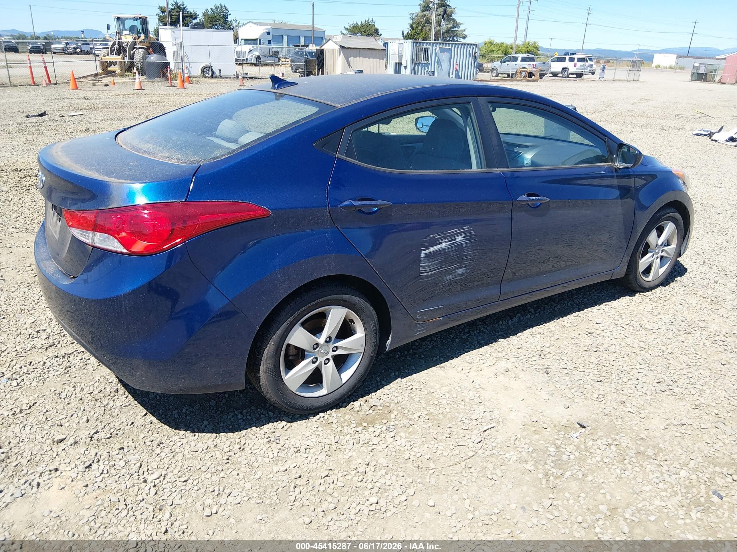 2013 Hyundai Elantra Gls Blue vin: KMHDH4AE8DU732723