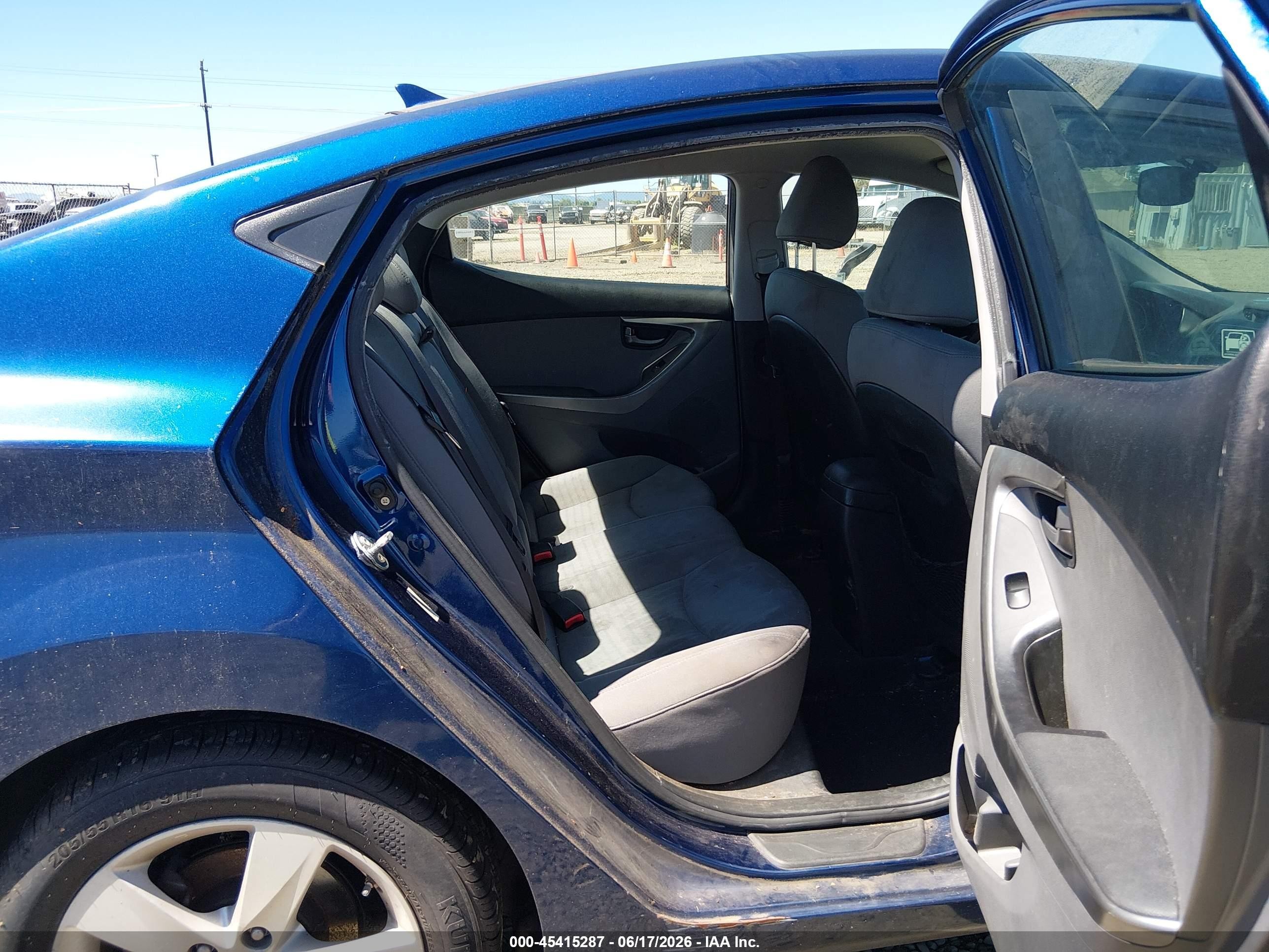 2013 Hyundai Elantra Gls Blue vin: KMHDH4AE8DU732723