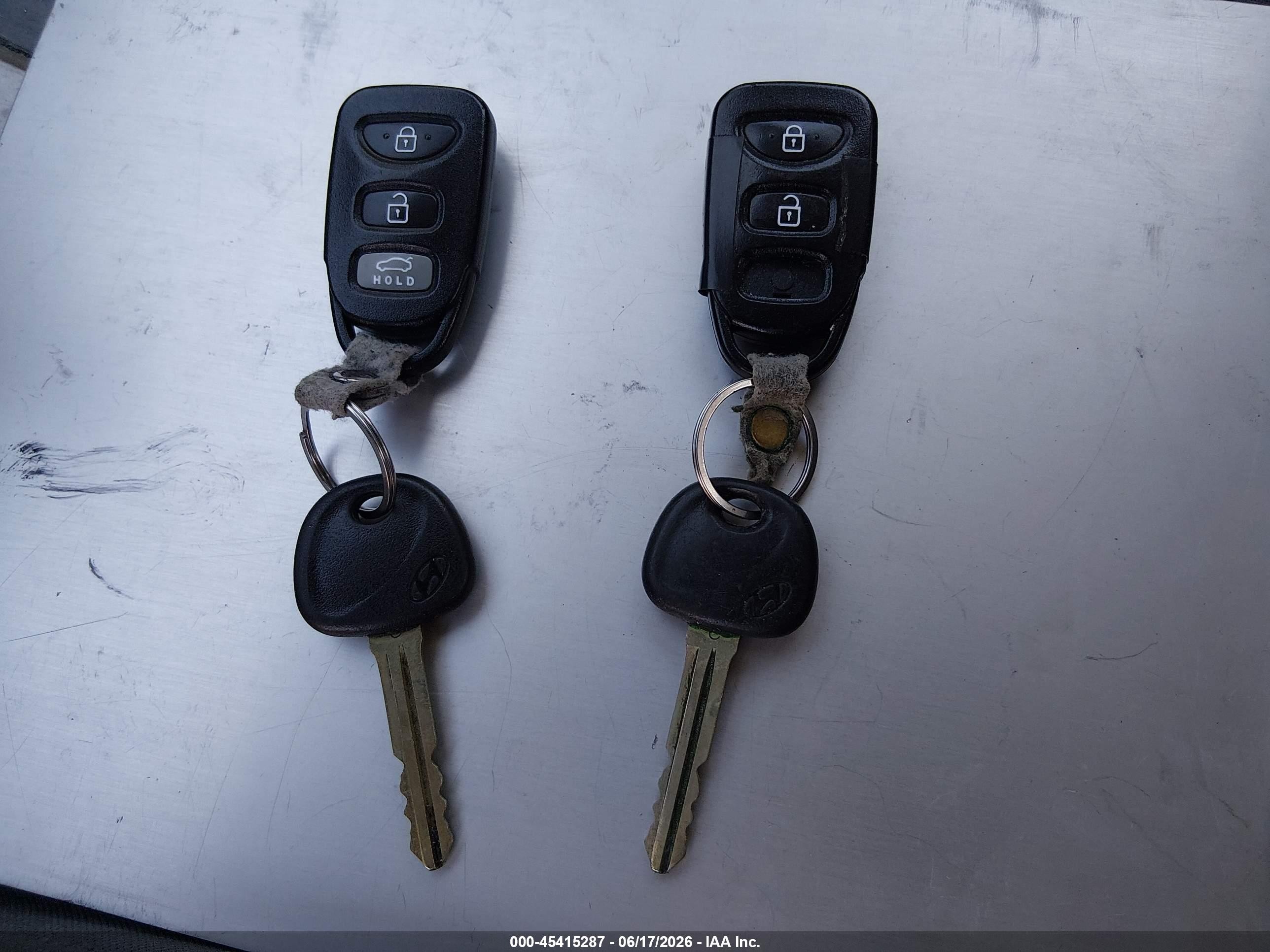 2013 Hyundai Elantra Gls Blue vin: KMHDH4AE8DU732723