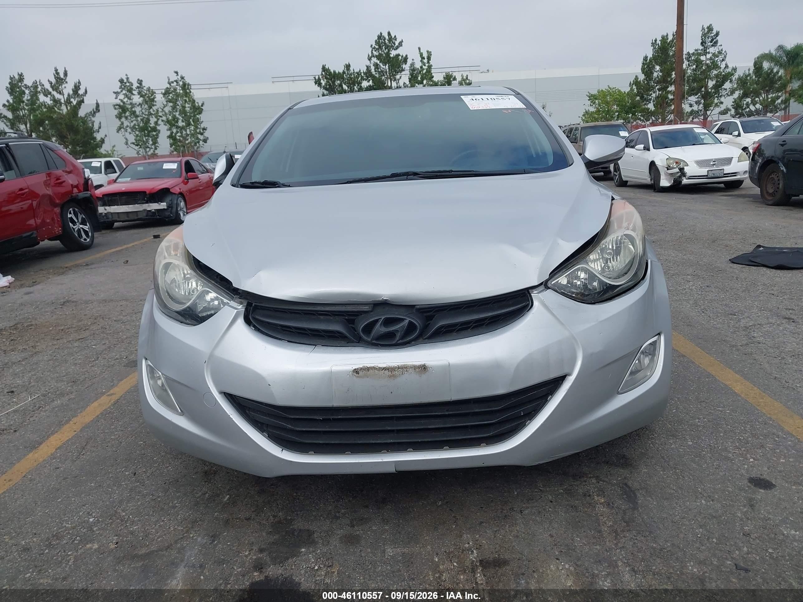 2013 Hyundai Elantra Limited Серебряный vin: KMHDH4AE8DU763731