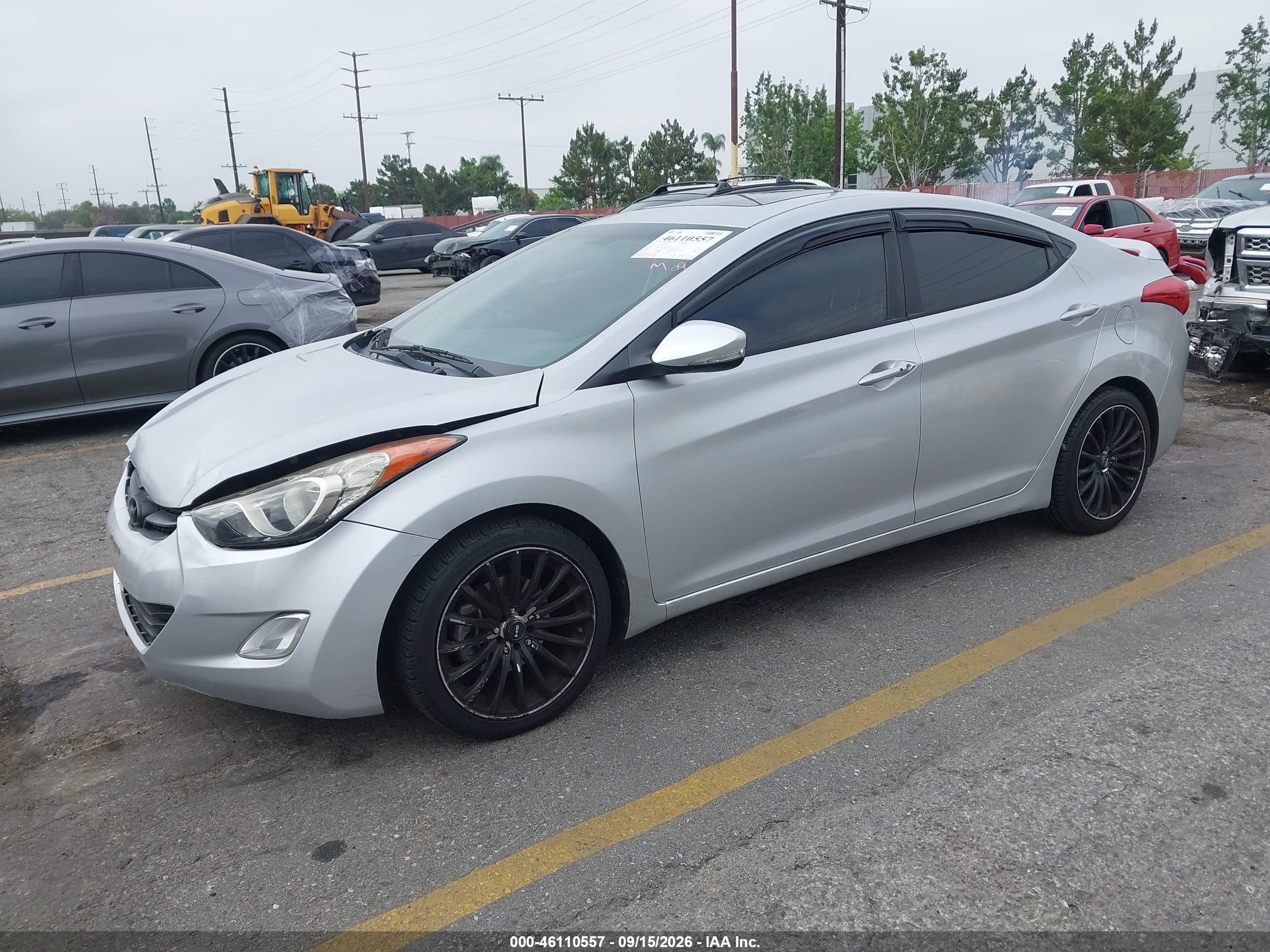2013 Hyundai Elantra Limited Серебряный vin: KMHDH4AE8DU763731