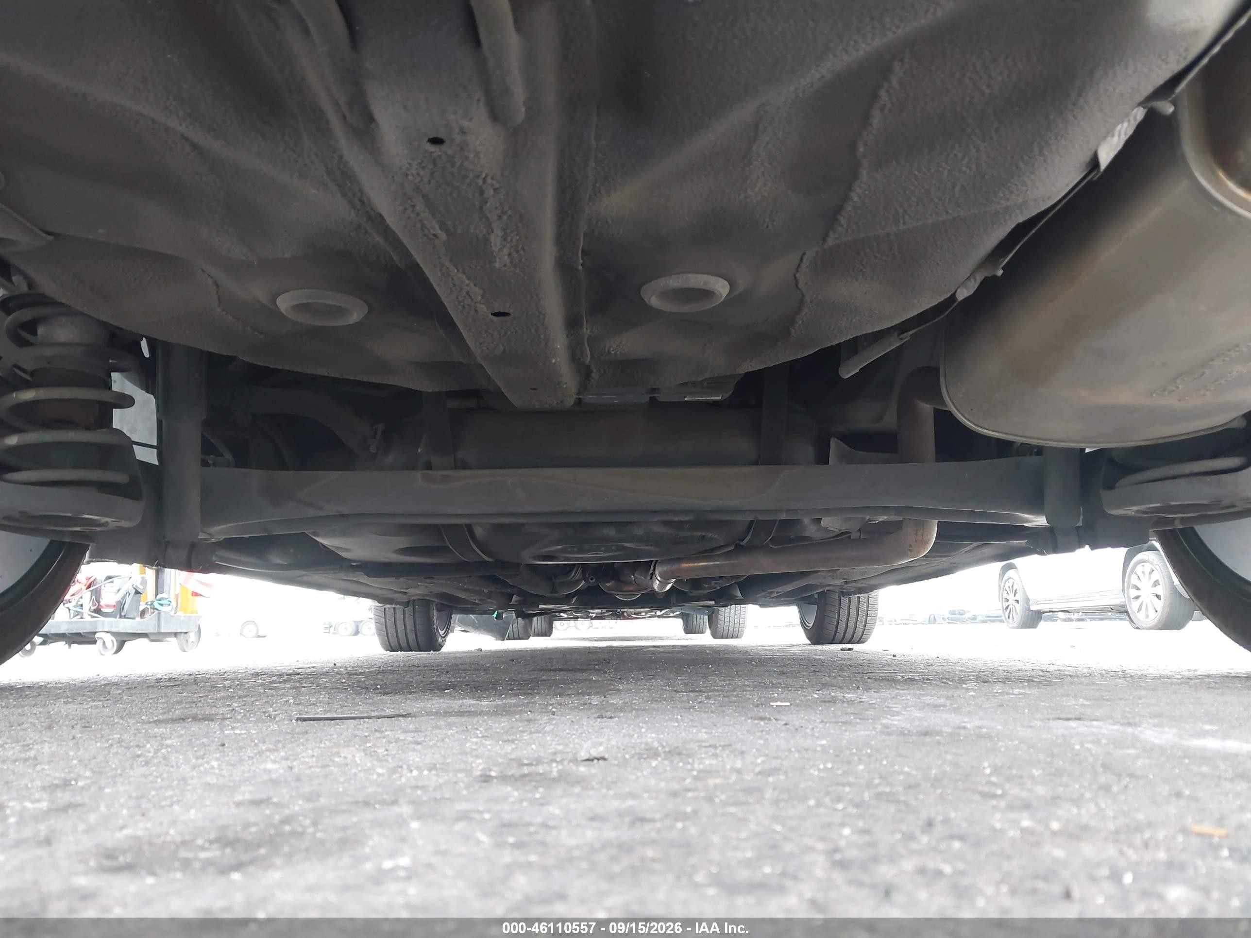 2013 Hyundai Elantra Limited Серебряный vin: KMHDH4AE8DU763731