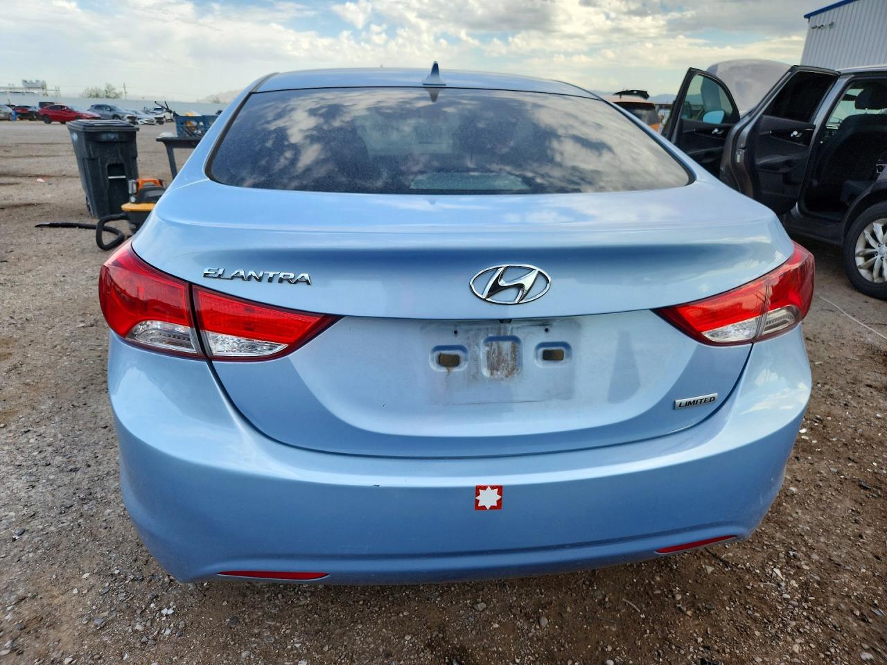 2013 Hyundai Elantra Limited Teal vin: KMHDH4AE8DU846205