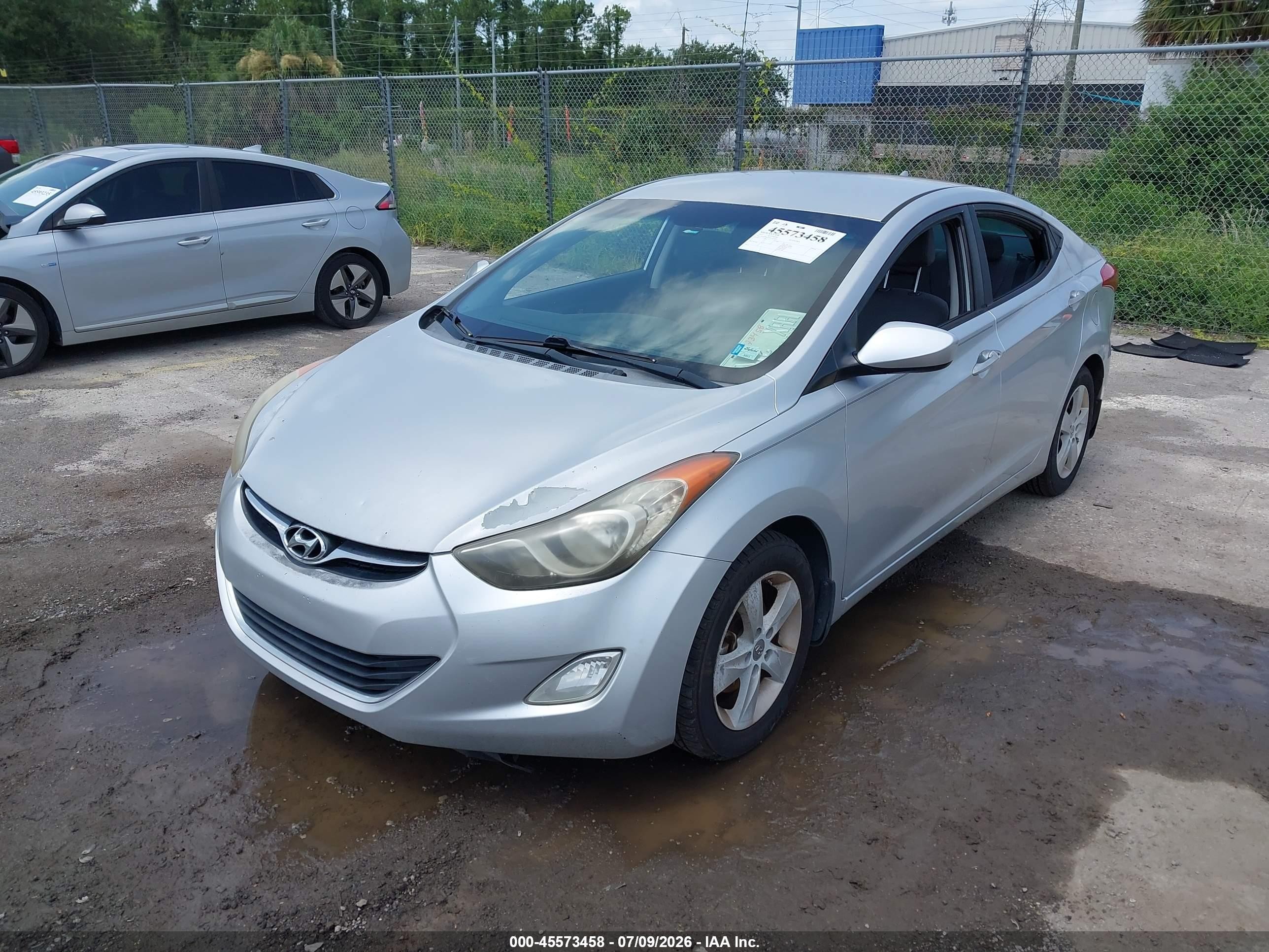 2013 Hyundai Elantra Gls Серебряный vin: KMHDH4AE8DU854465