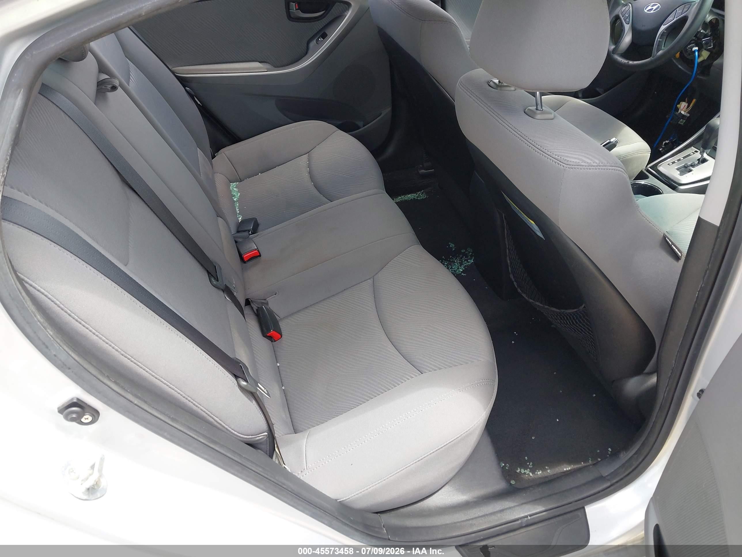 2013 Hyundai Elantra Gls Серебряный vin: KMHDH4AE8DU854465