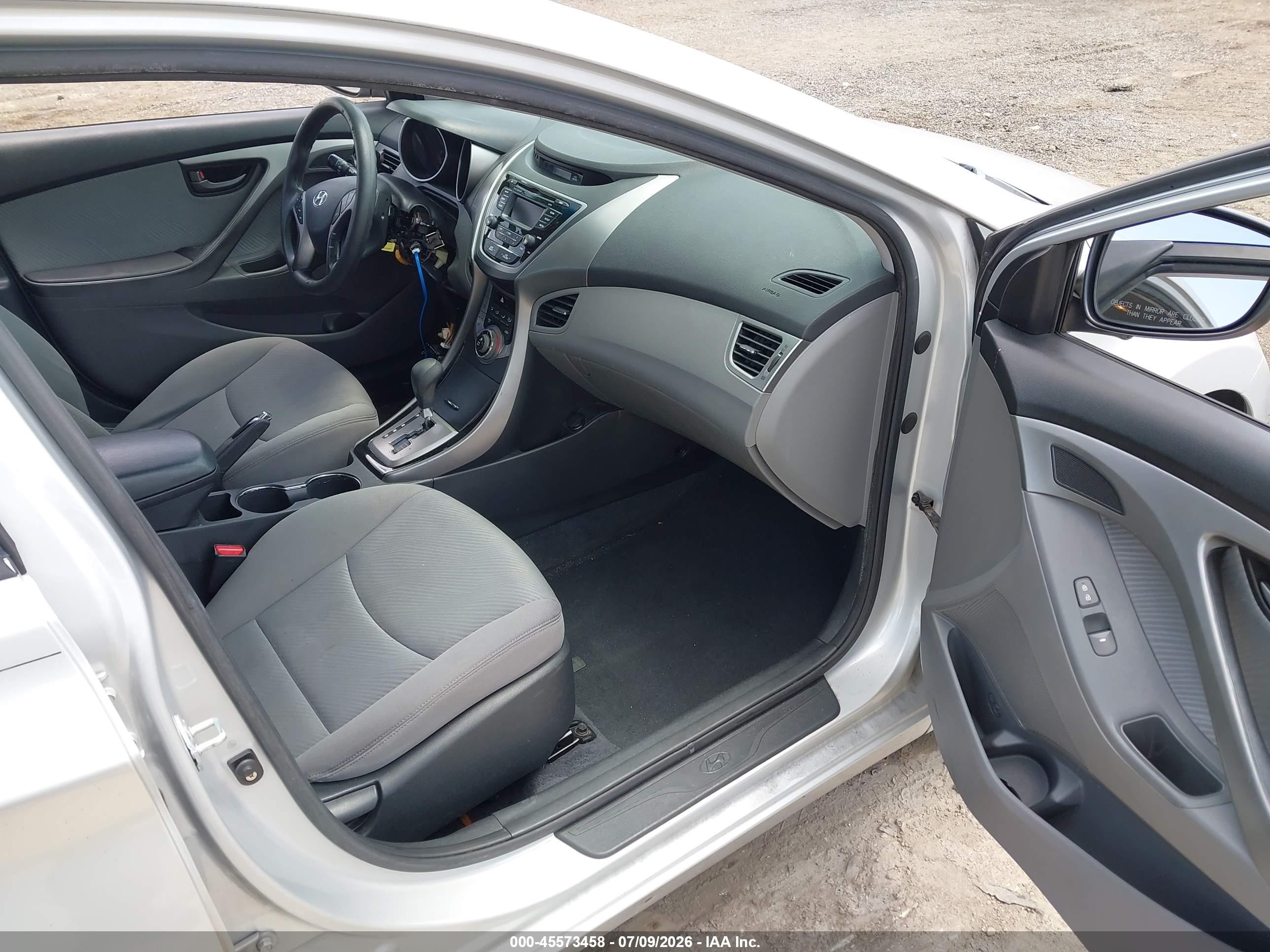 2013 Hyundai Elantra Gls Серебряный vin: KMHDH4AE8DU854465