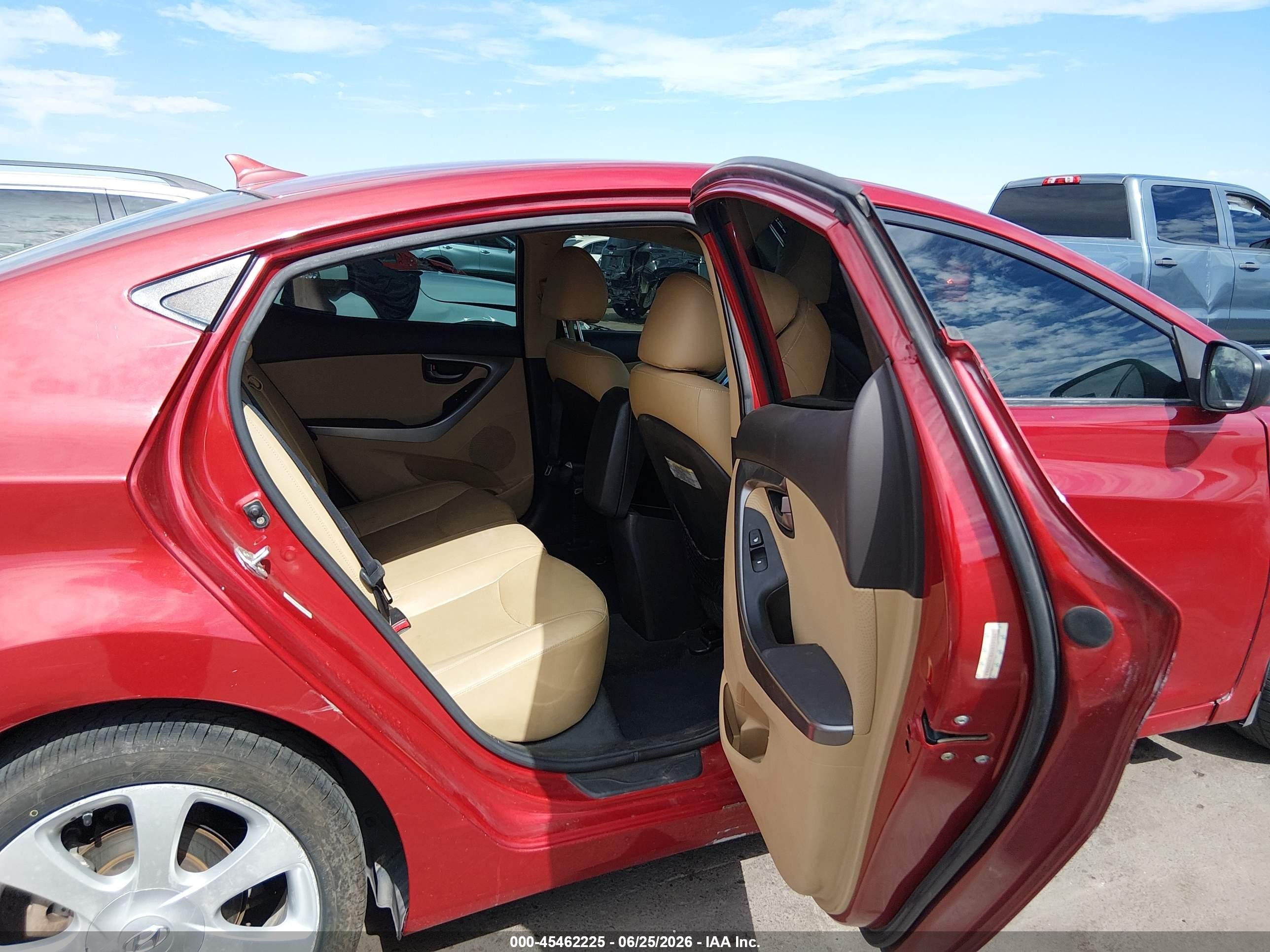 2013 Hyundai Elantra Limited Red vin: KMHDH4AE8DU859584