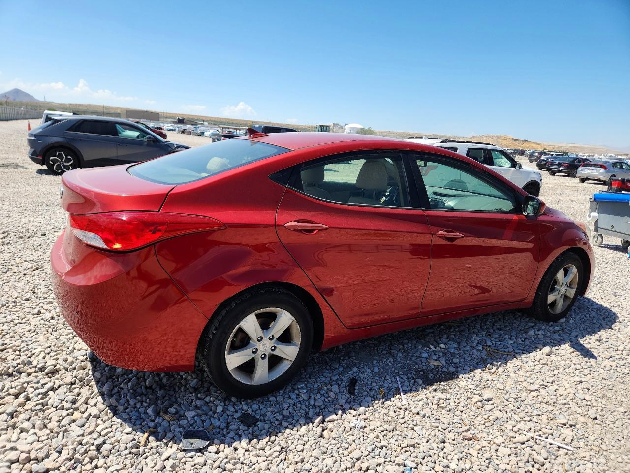 2013 Hyundai Elantra Gls Burgundy vin: KMHDH4AE8DU864171