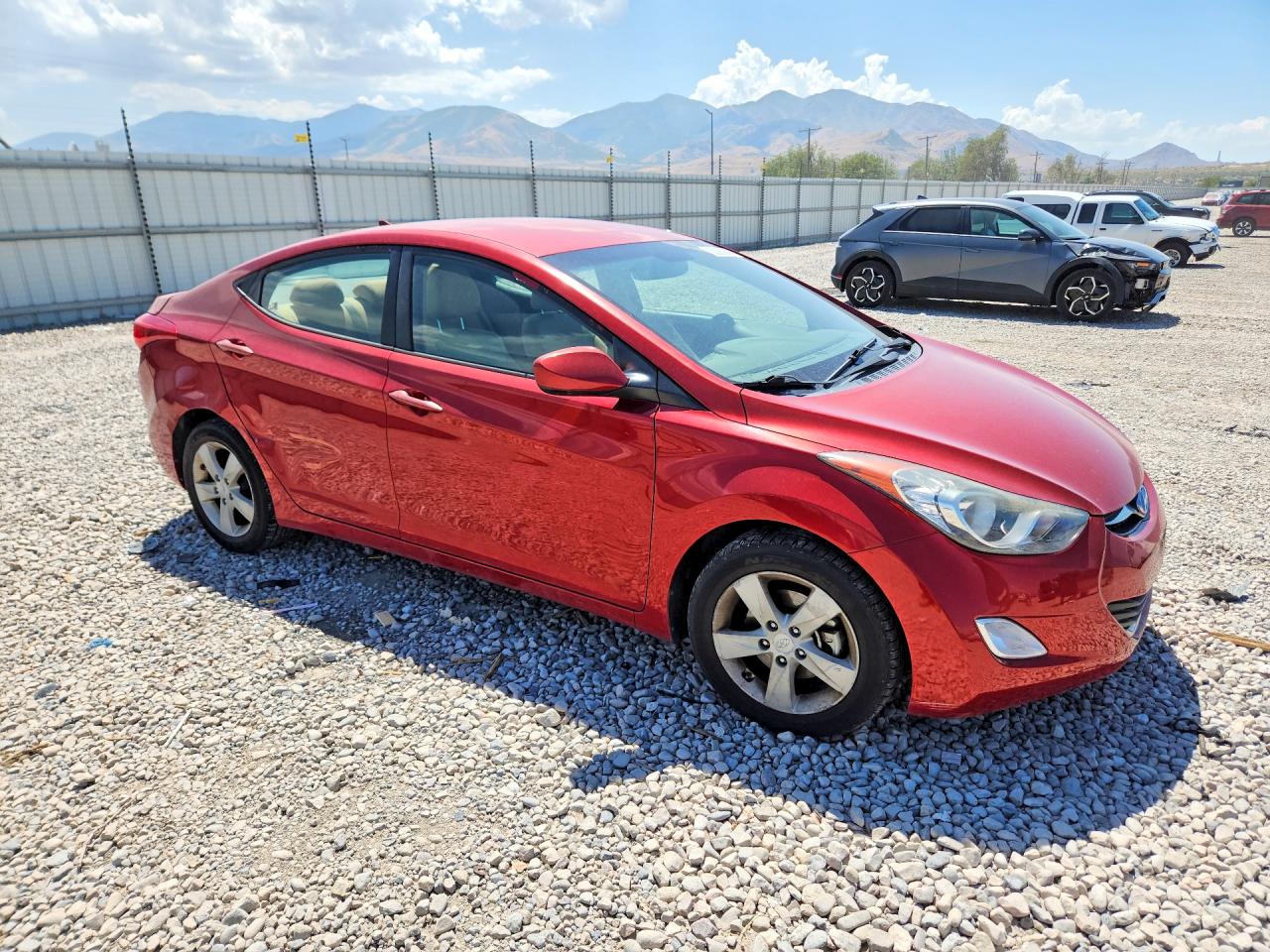 2013 Hyundai Elantra Gls Burgundy vin: KMHDH4AE8DU864171
