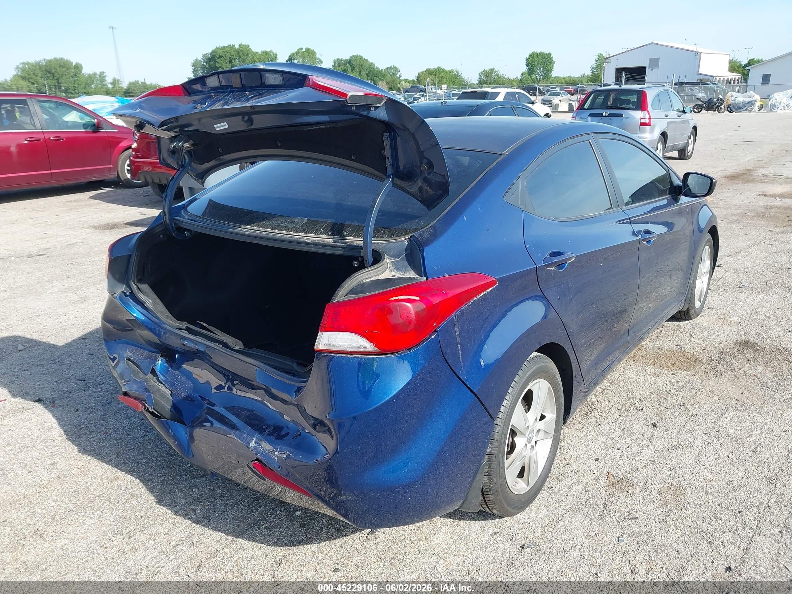 2013 Hyundai Elantra Gls Blue vin: KMHDH4AE8DU874893