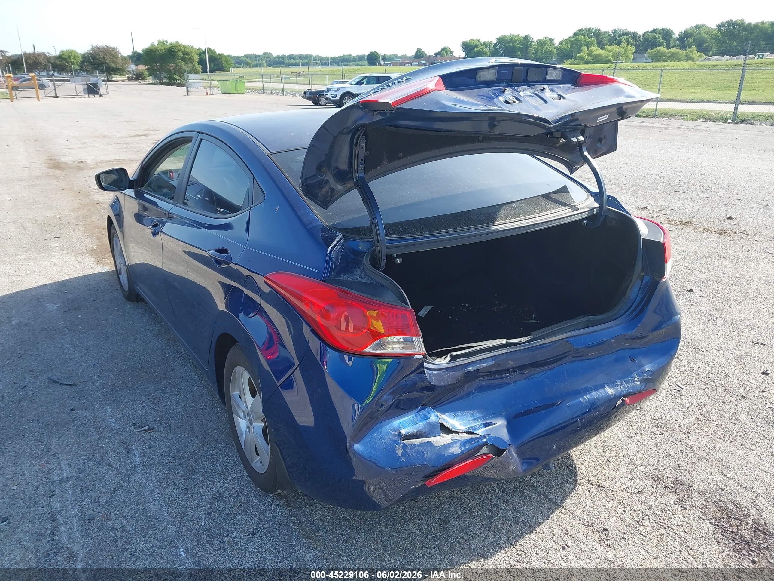 2013 Hyundai Elantra Gls Blue vin: KMHDH4AE8DU874893