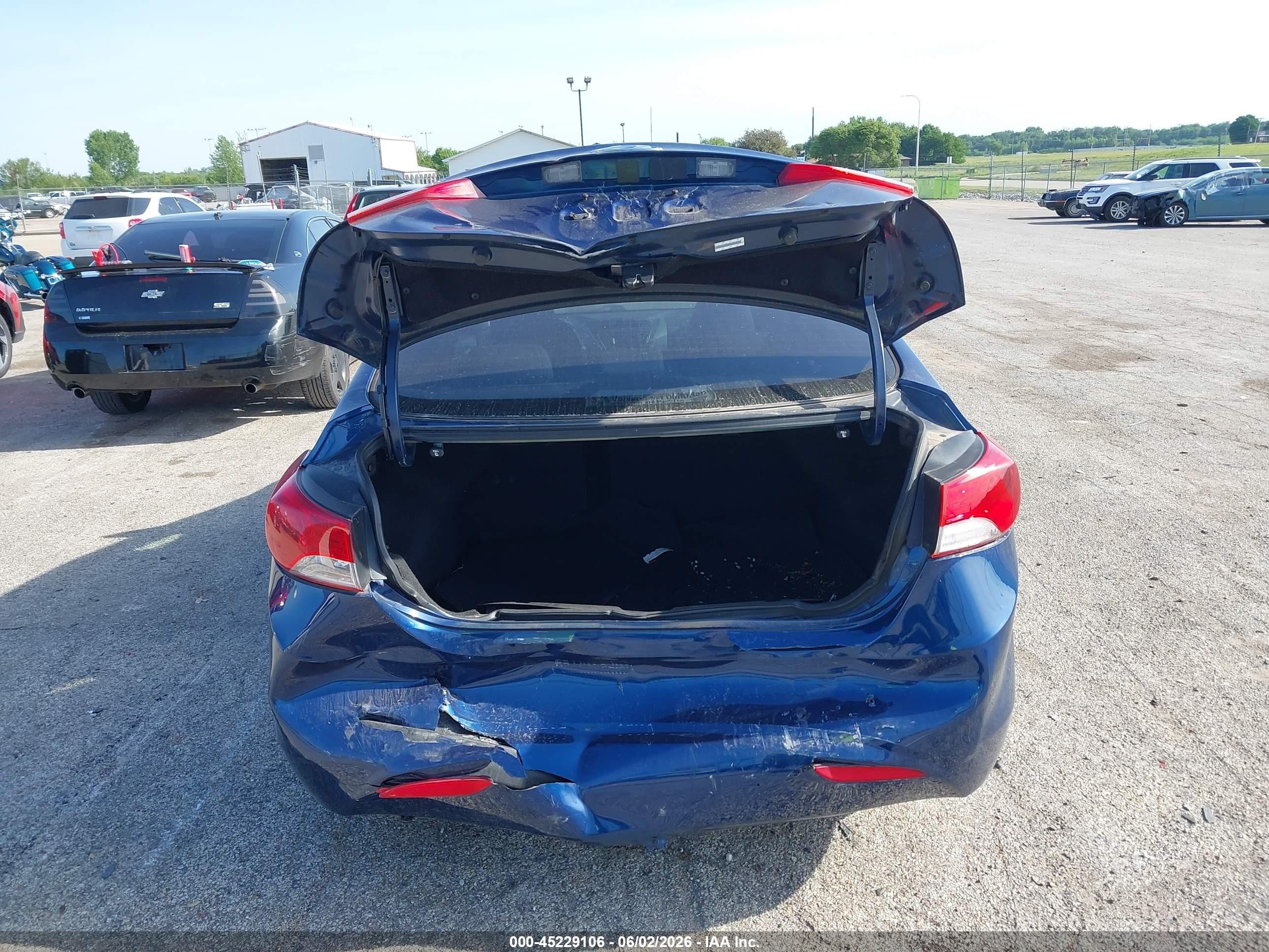 2013 Hyundai Elantra Gls Blue vin: KMHDH4AE8DU874893
