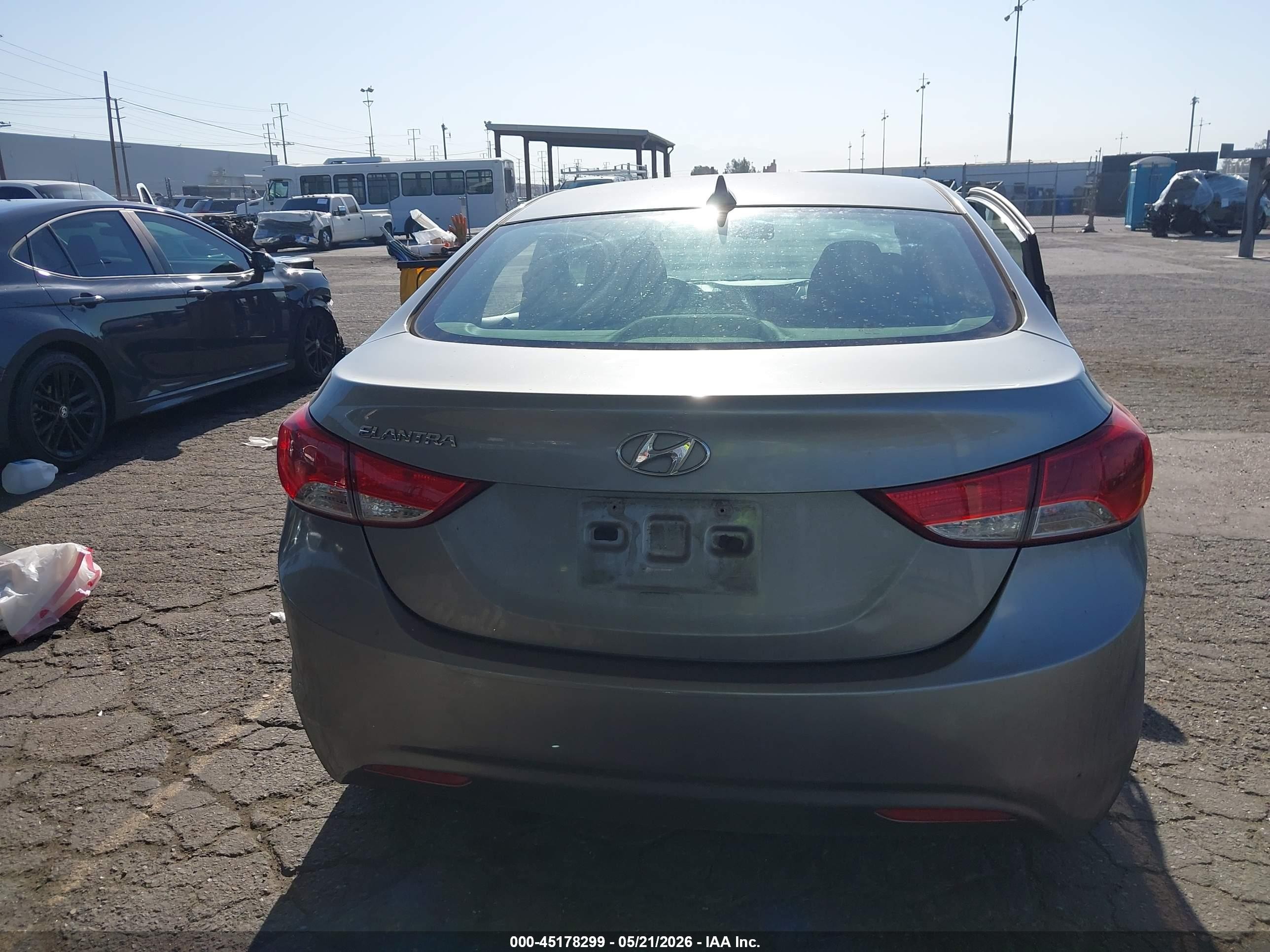 2013 Hyundai Elantra Gls Silver vin: KMHDH4AE8DU931514