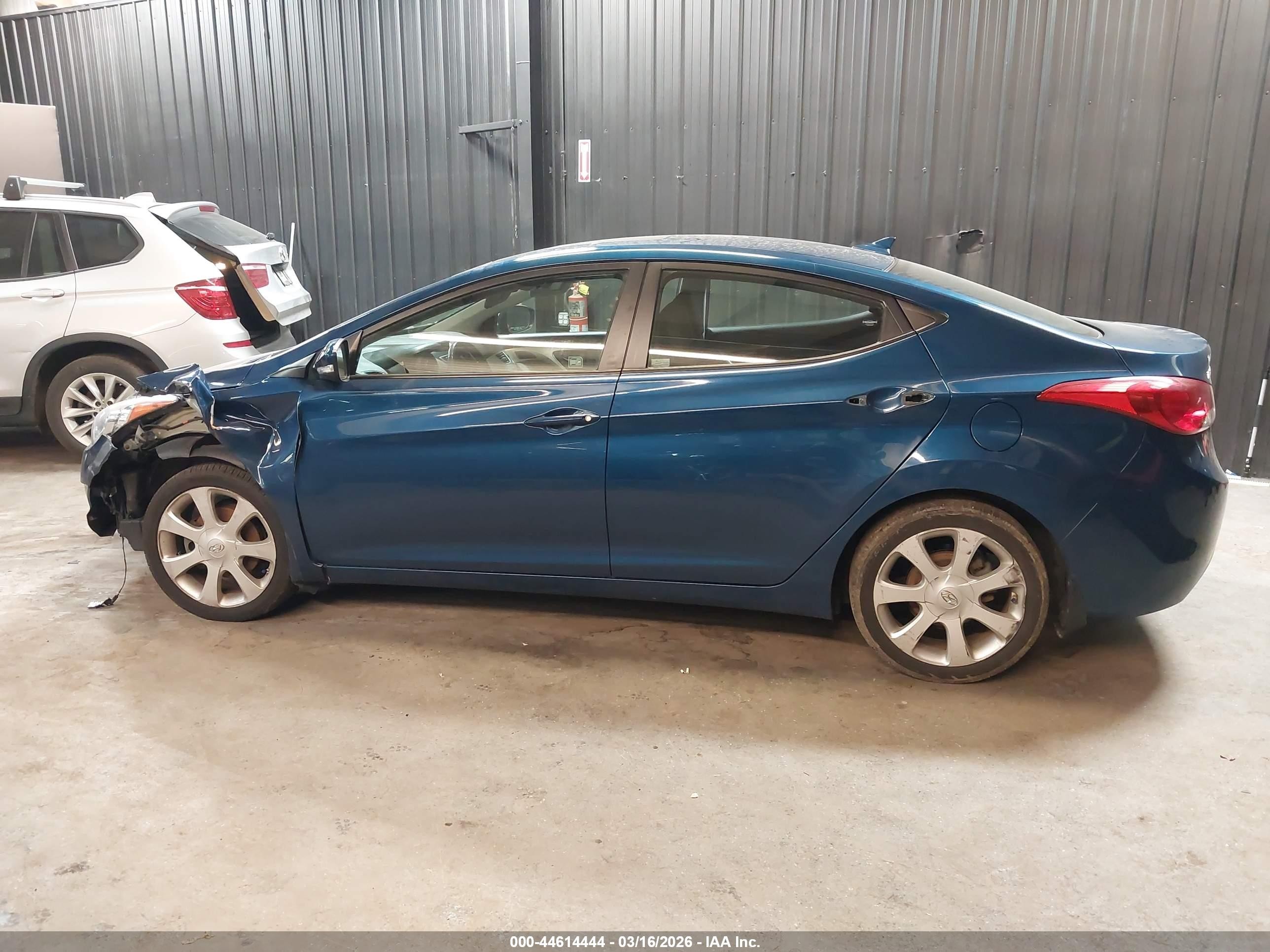 2013 Hyundai Elantra Limited Dark Blue vin: KMHDH4AE8DU950046