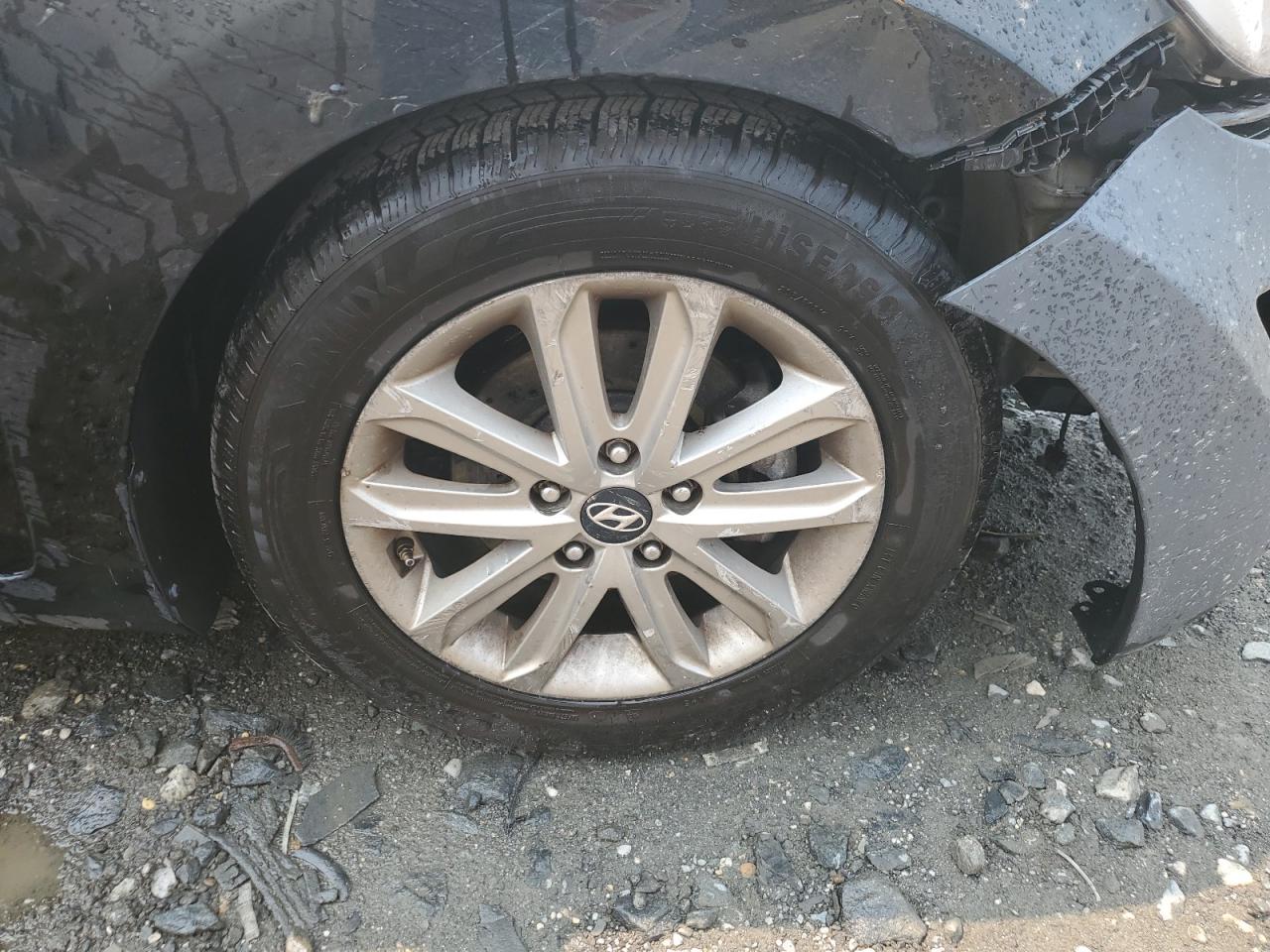 2015 Hyundai Elantra Se Black vin: KMHDH4AE8FU306999 Damage: Right Front Wheel, Curb Rash, > 12 Inches