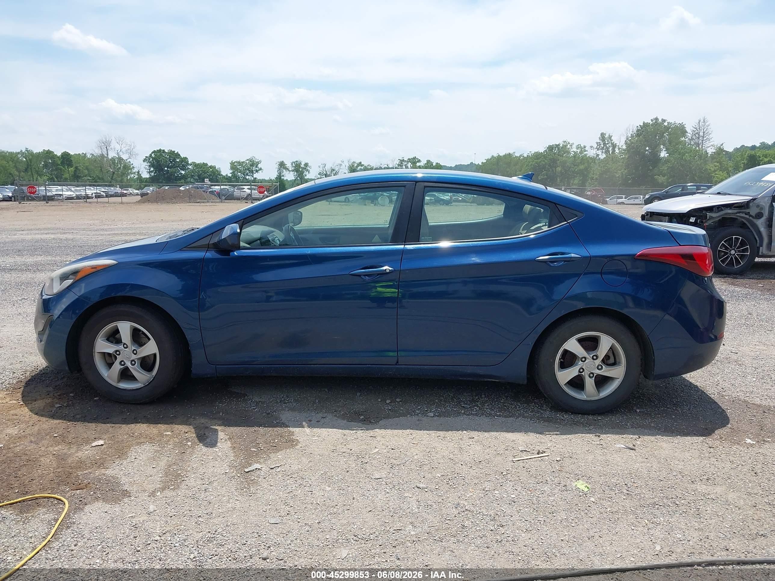 2015 Hyundai Elantra Se Blue vin: KMHDH4AE8FU329828