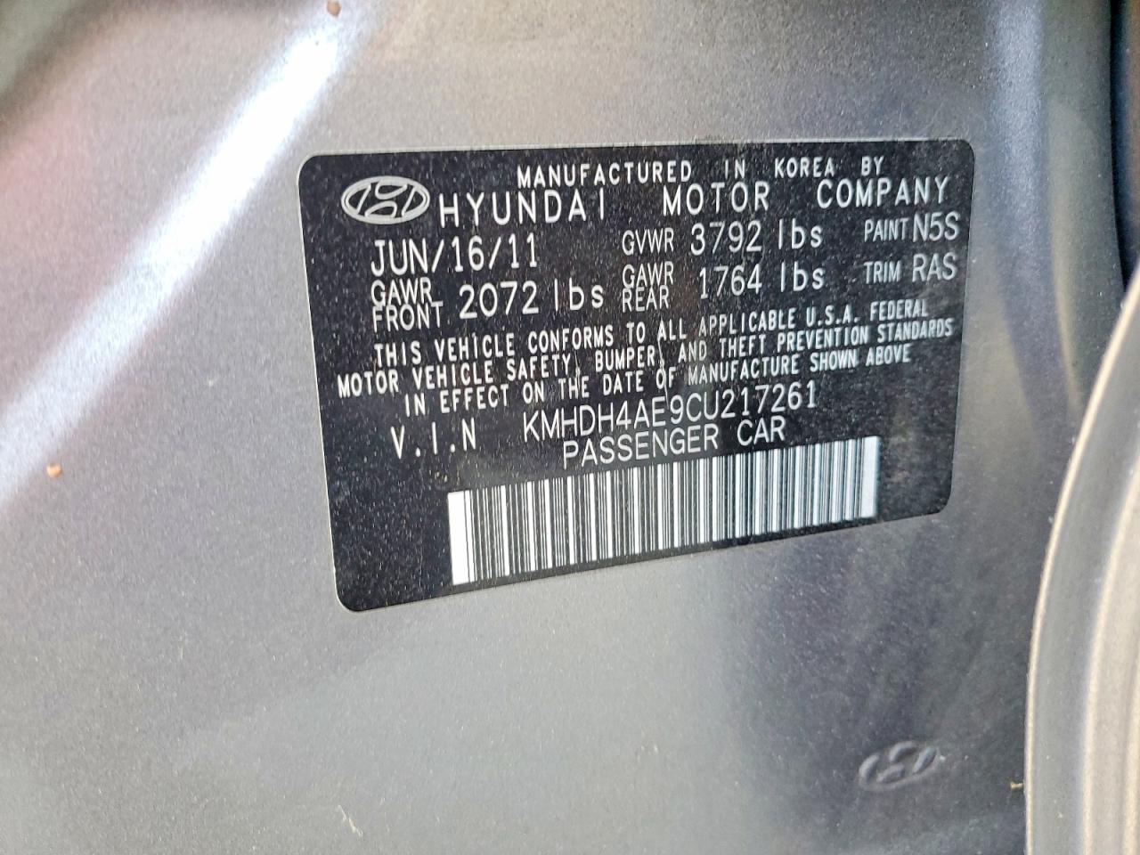 2012 Hyundai Elantra Limited Silver vin: KMHDH4AE9CU217261