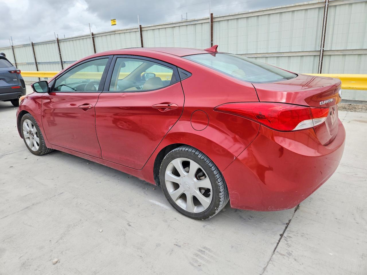 2012 Hyundai Elantra Limited Red vin: KMHDH4AE9CU427729