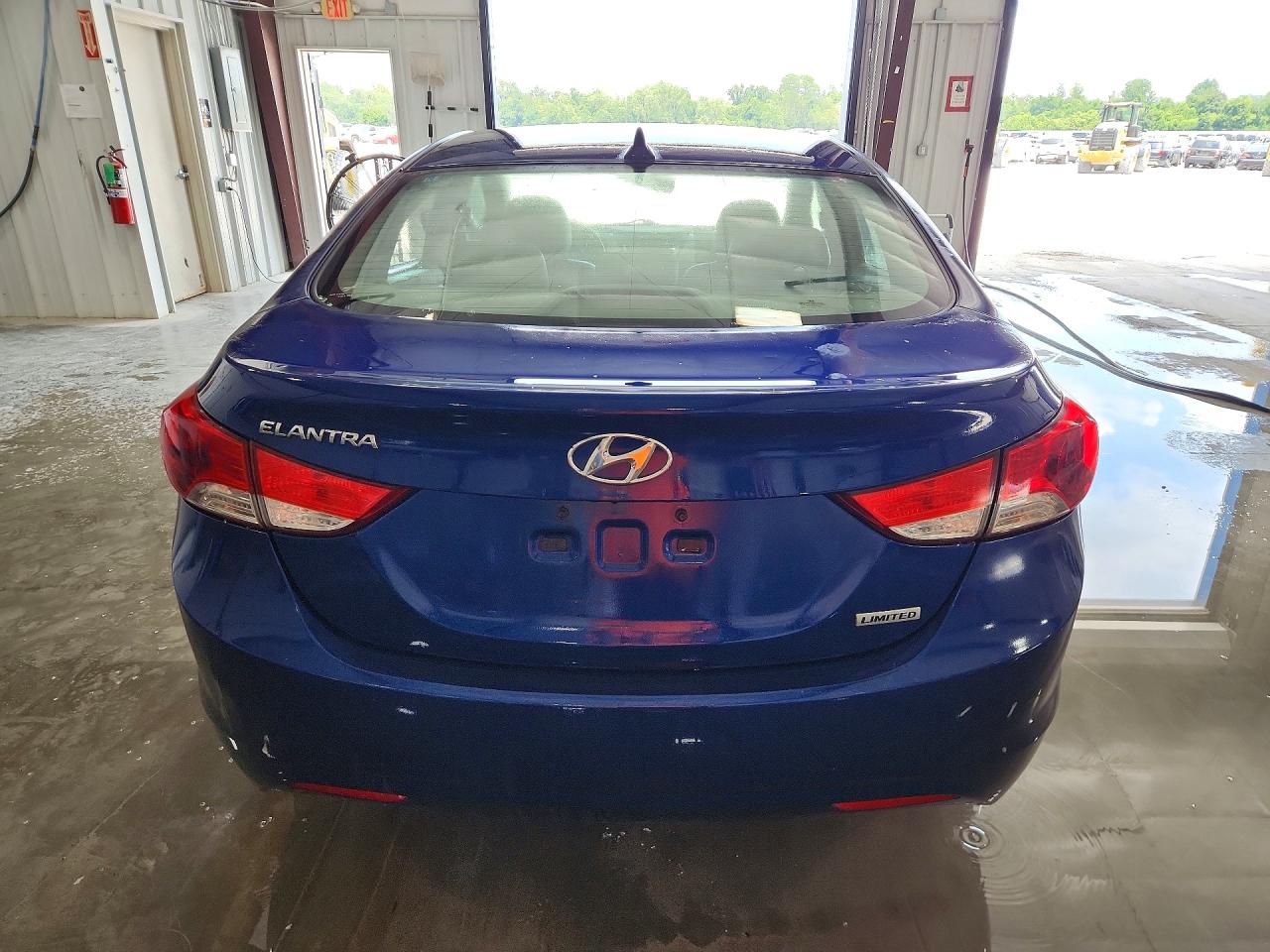 2013 Hyundai Elantra Limited Blue vin: KMHDH4AE9DU576594