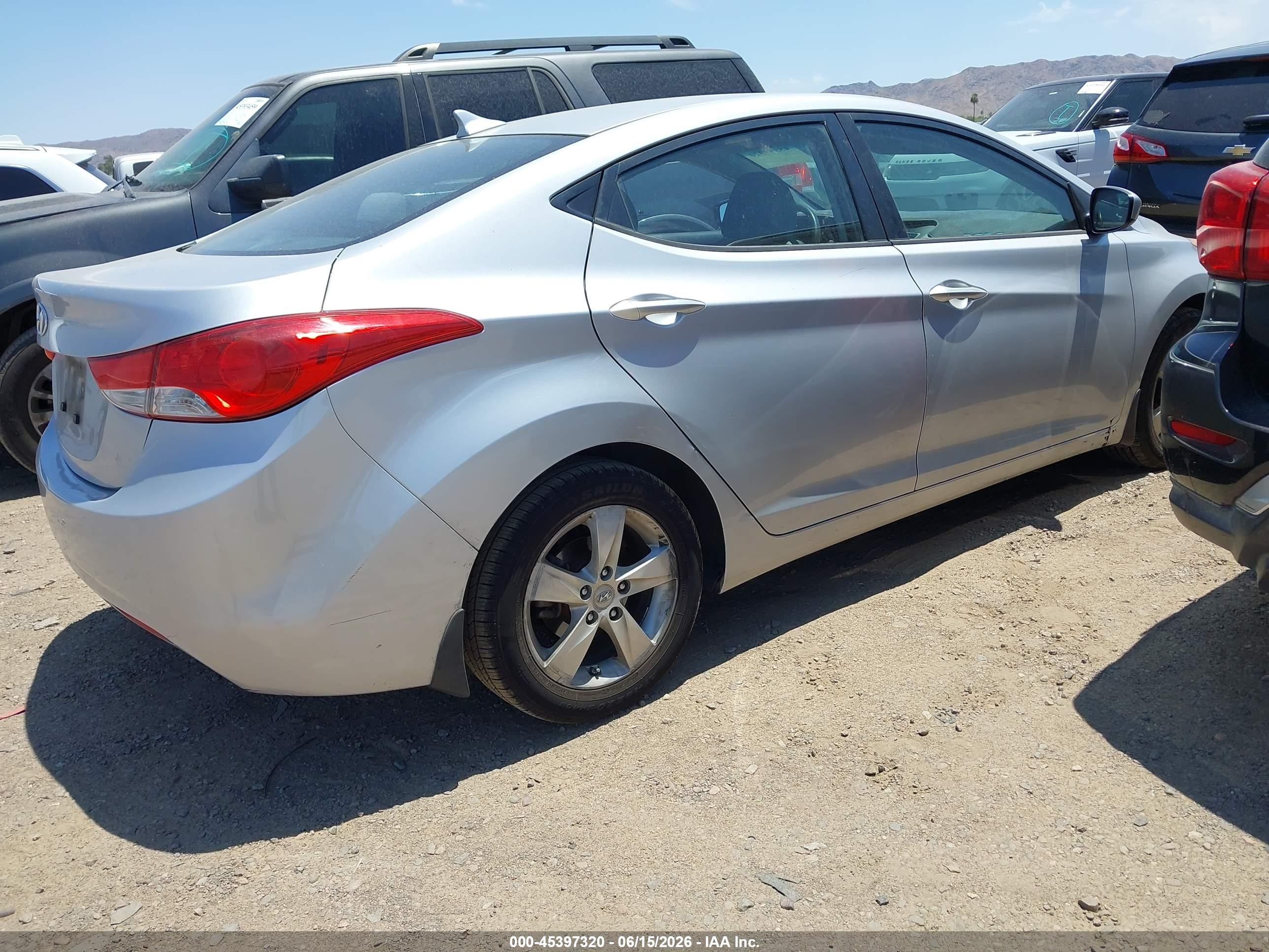 2013 Hyundai Elantra Gls Silver vin: KMHDH4AE9DU680468
