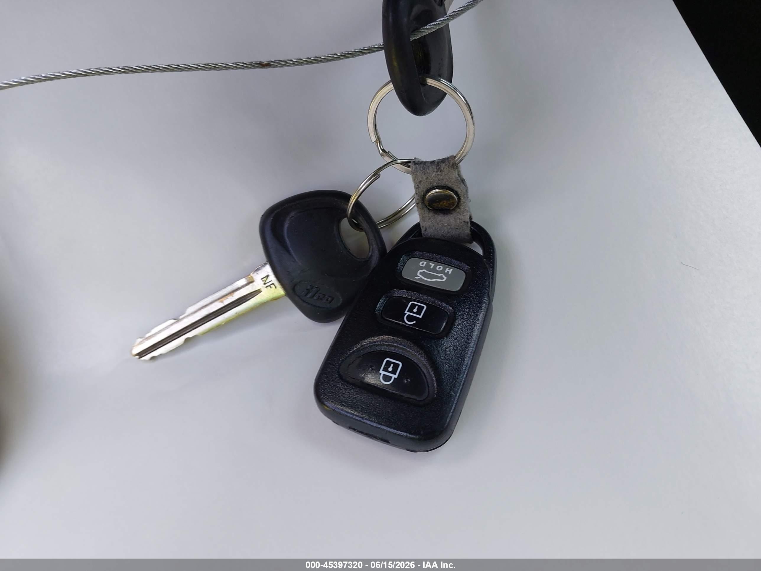 2013 Hyundai Elantra Gls Silver vin: KMHDH4AE9DU680468