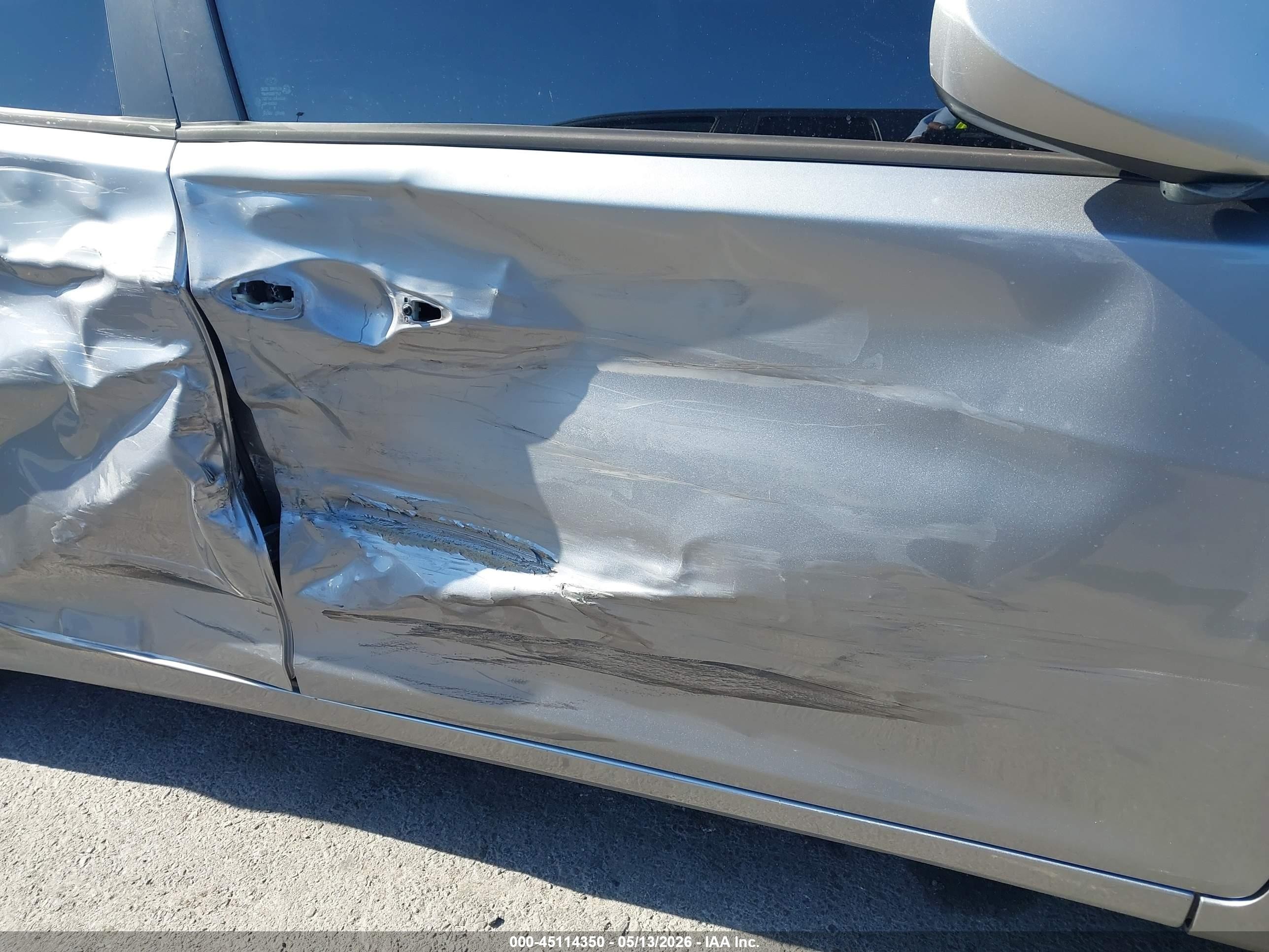 2013 Hyundai Elantra Gls/limited Silver vin: KMHDH4AE9DU689641