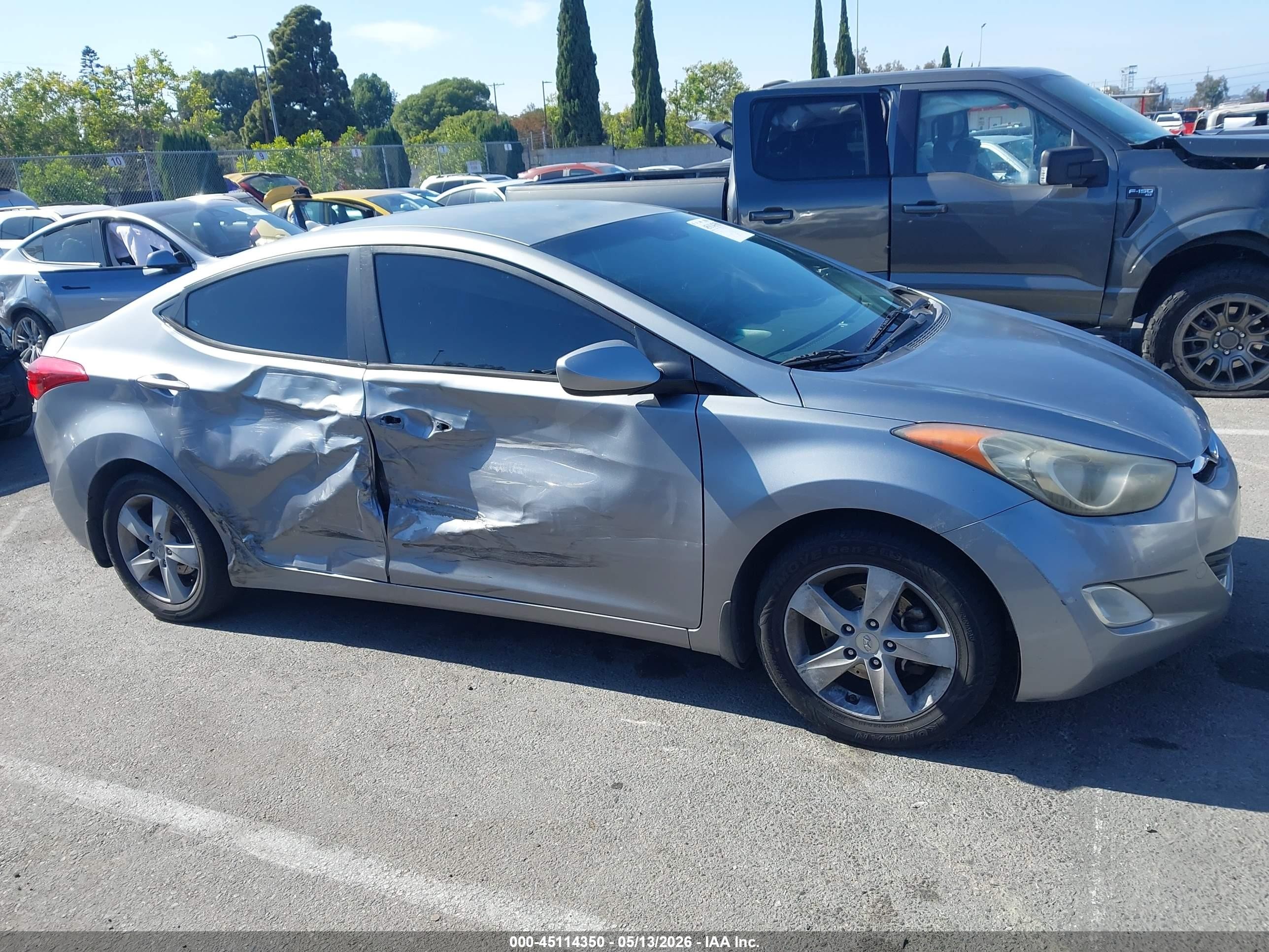2013 Hyundai Elantra Gls/limited Silver vin: KMHDH4AE9DU689641