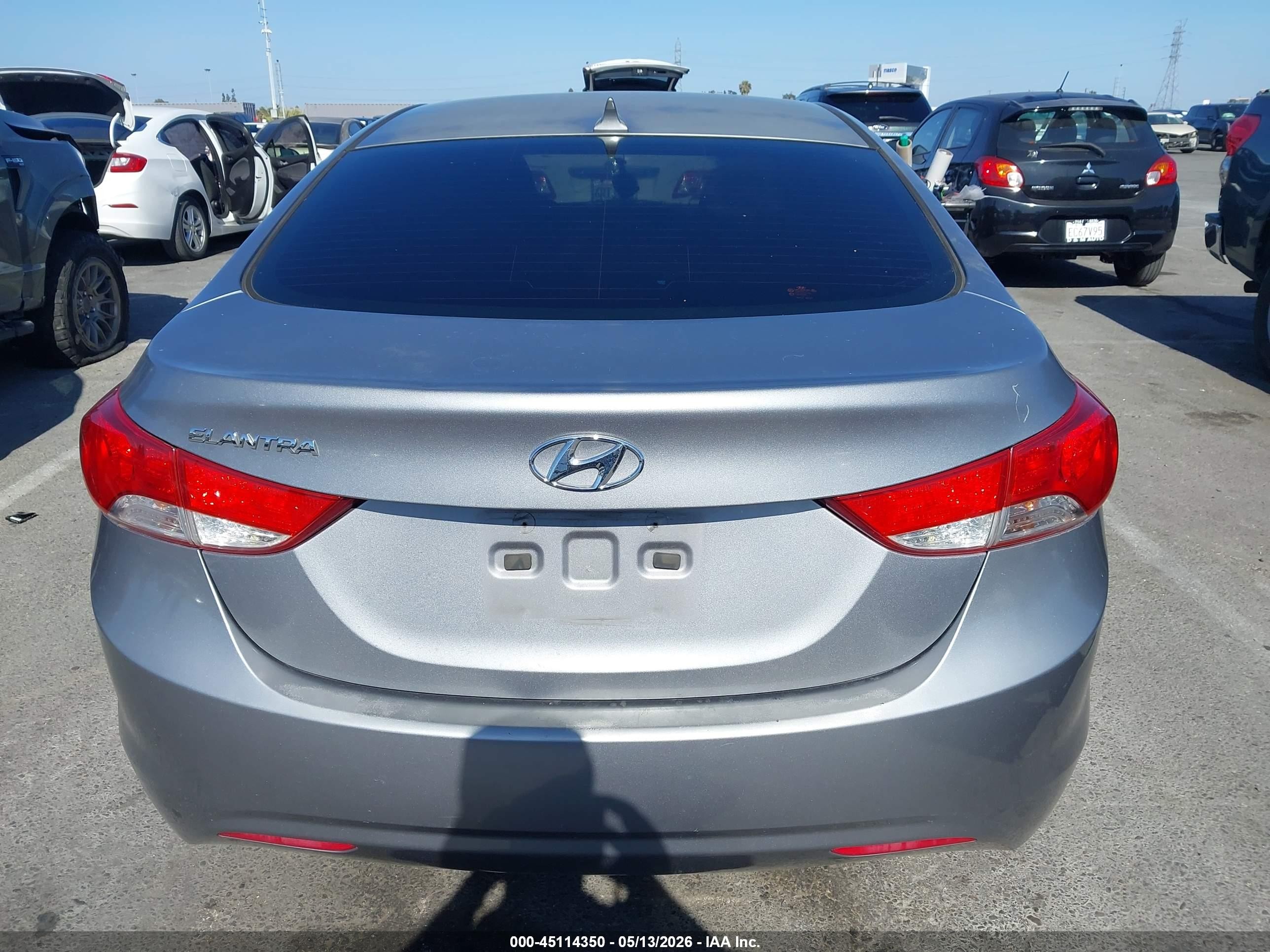 2013 Hyundai Elantra Gls/limited Silver vin: KMHDH4AE9DU689641